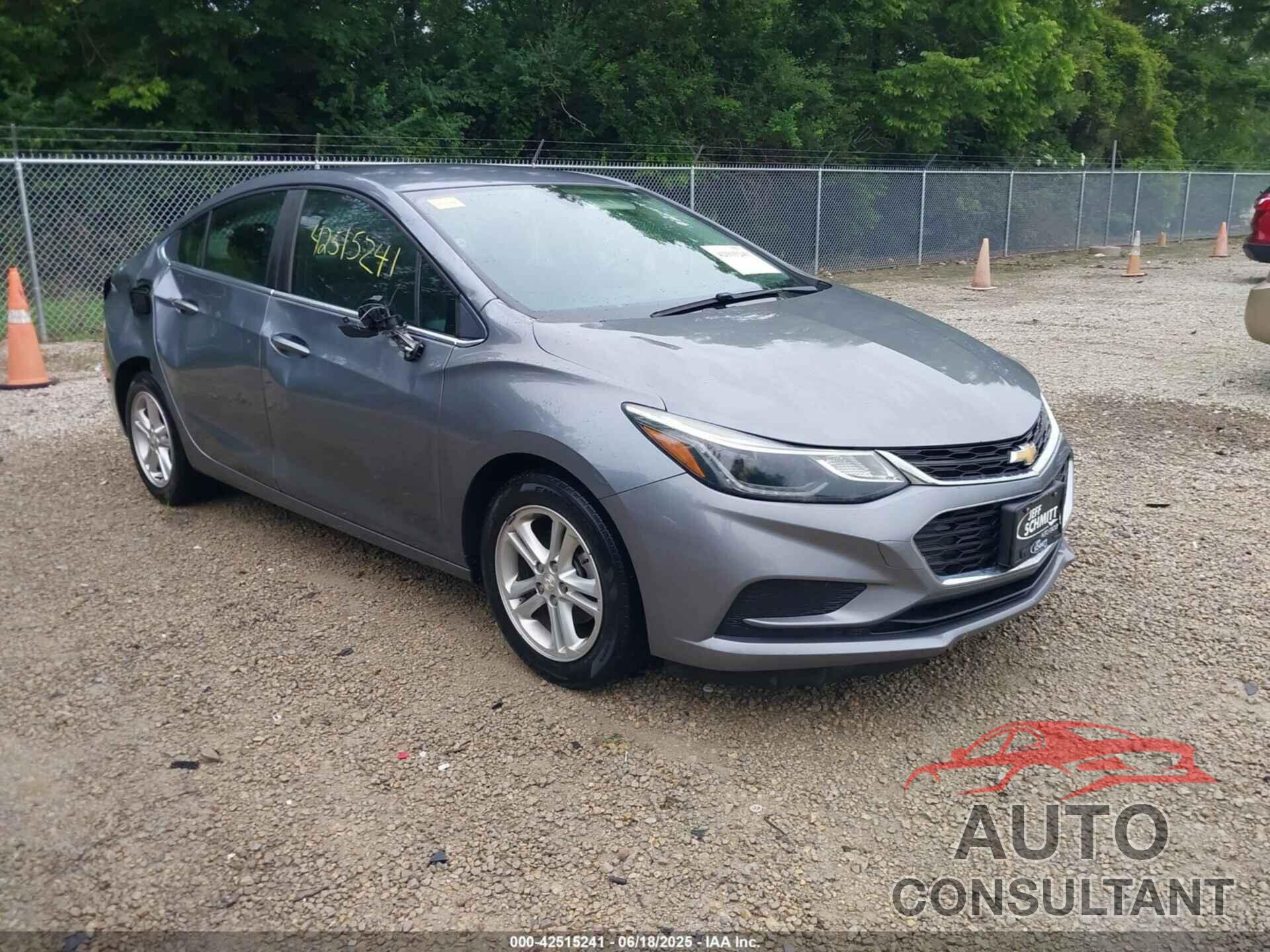 CHEVROLET CRUZE 2018 - 1G1BE5SM2J7240594