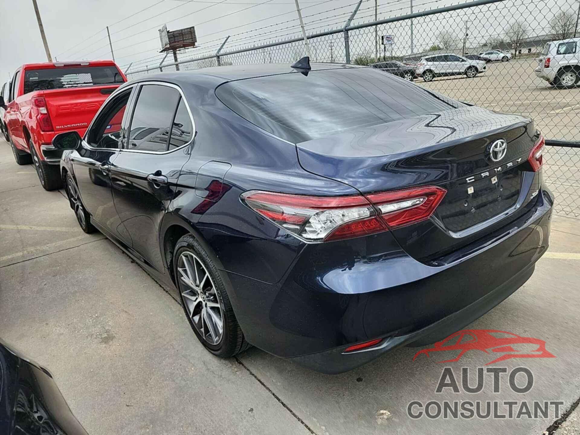 TOYOTA CAMRY 2021 - 4T1F11AK7MU435735