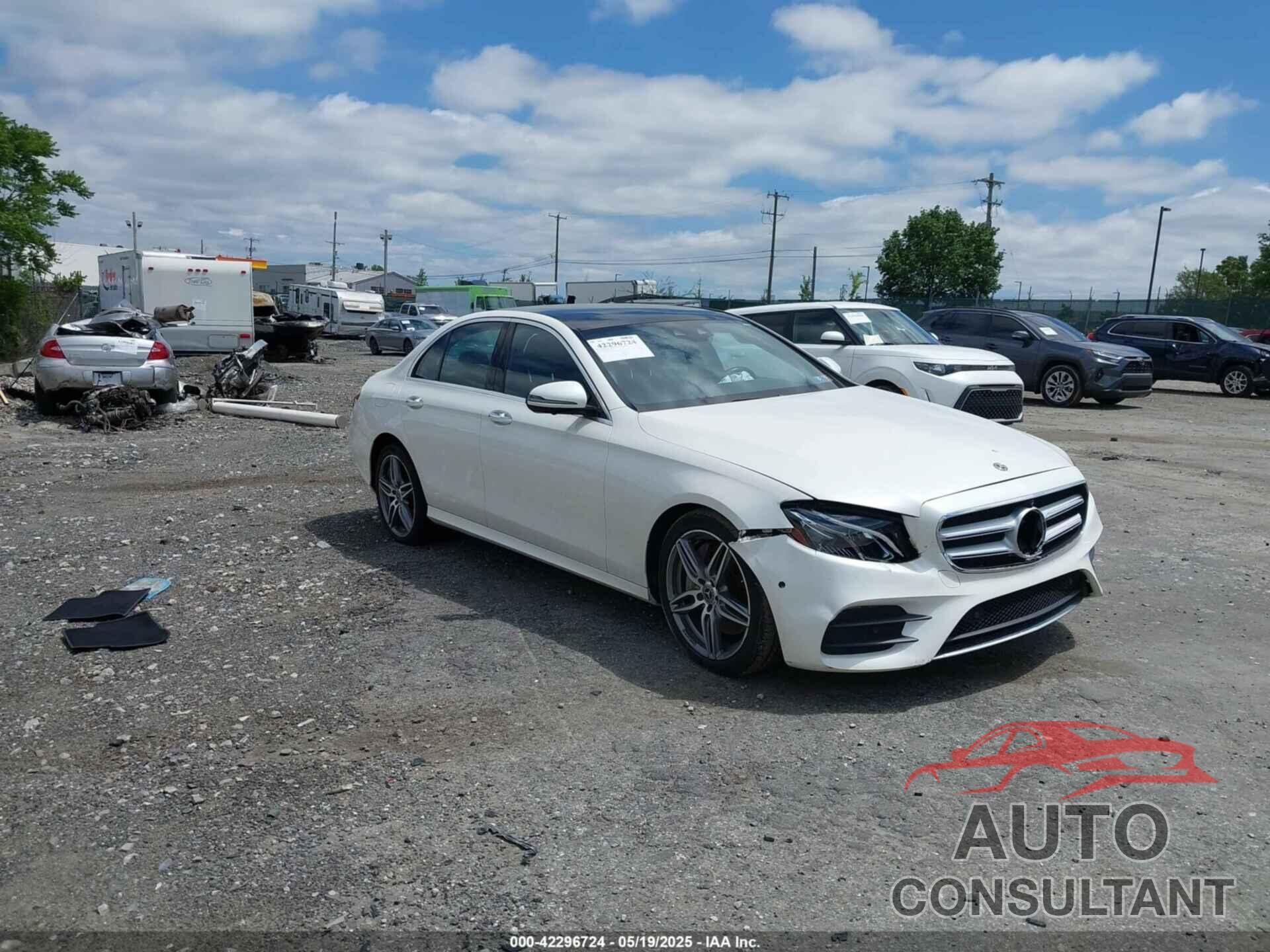 MERCEDES-BENZ E 300 2019 - WDDZF4KB3KA525715