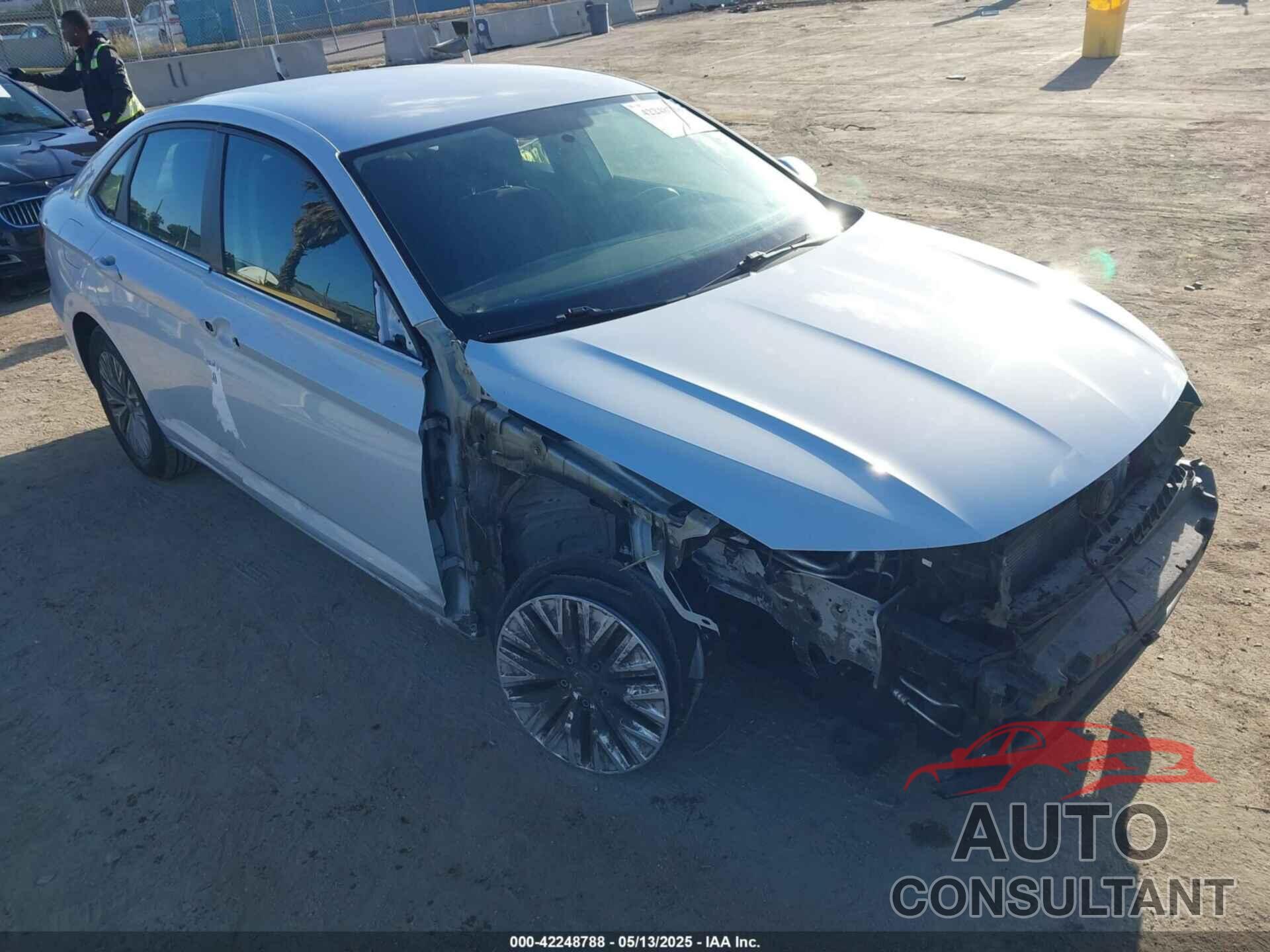 VOLKSWAGEN JETTA 2019 - 3VWC57BU4KM129413