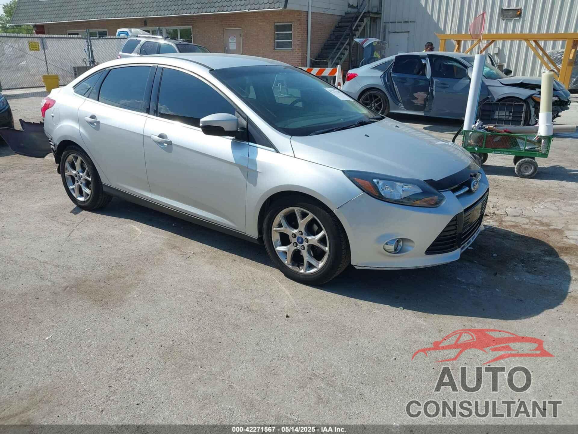 FORD FOCUS 2012 - 1FAHP3H24CL420875