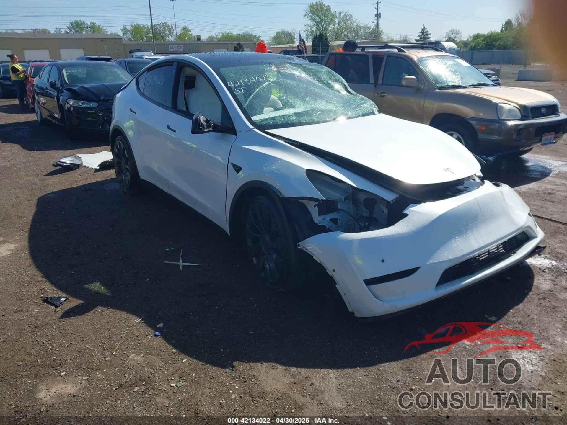 TESLA MODEL Y 2021 - 5YJYGDEF0MF076263