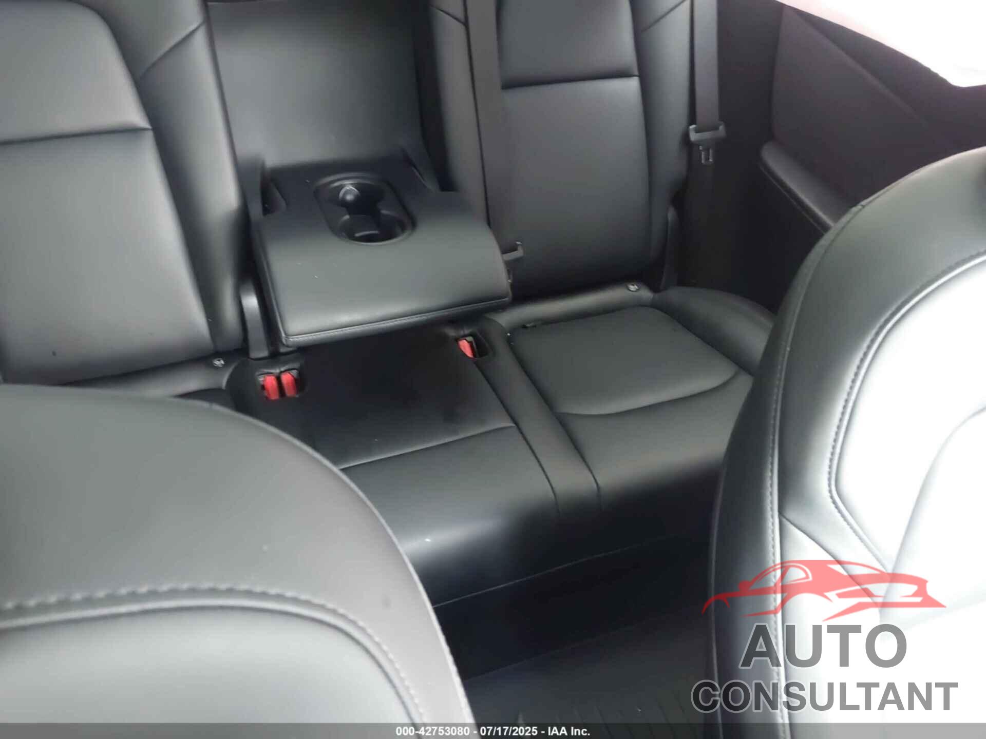 TESLA MODEL Y 2024 - 7SAYGDEE2RA220507
