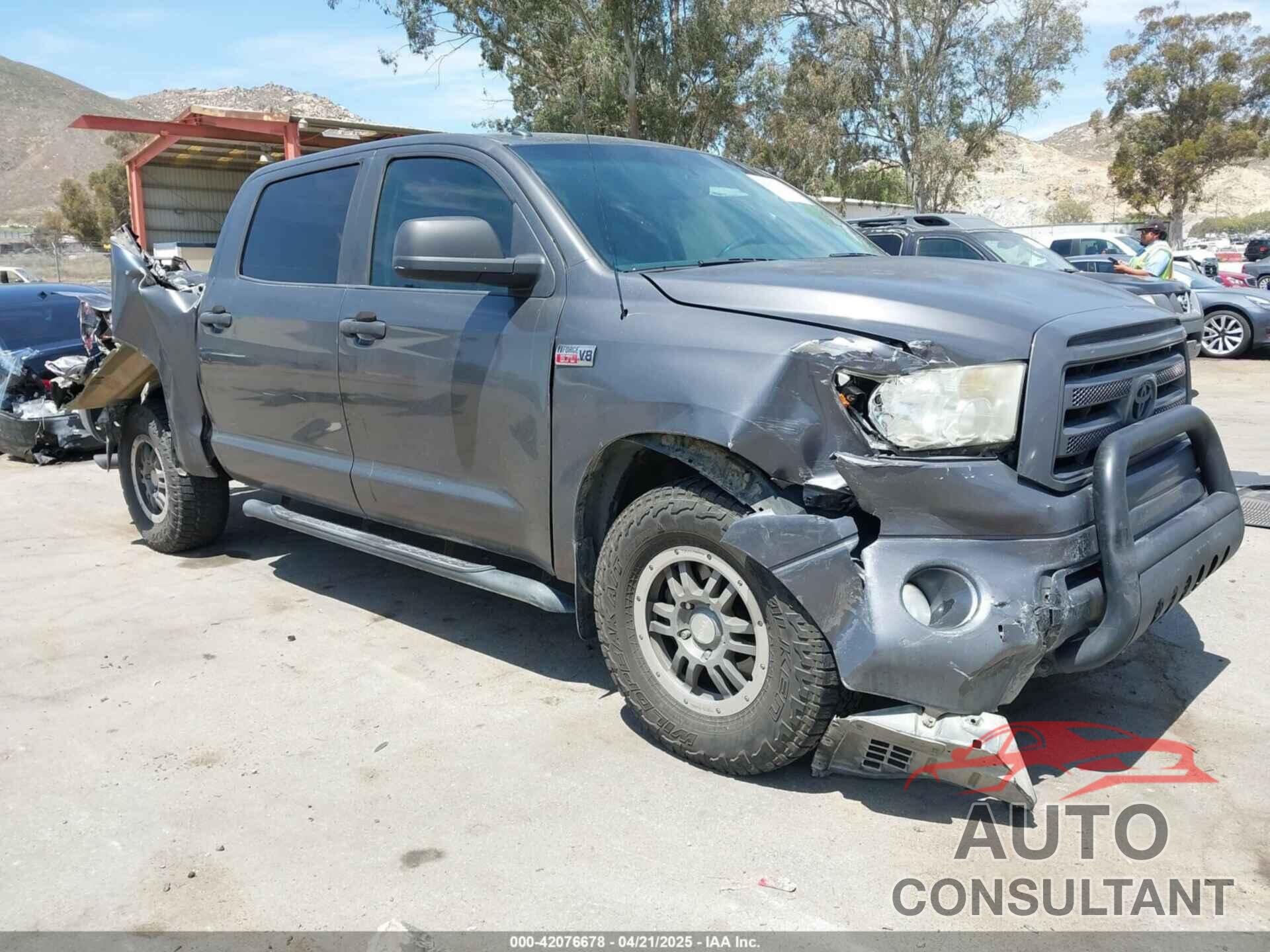 TOYOTA TUNDRA 2011 - 5TFDY5F13BX160682