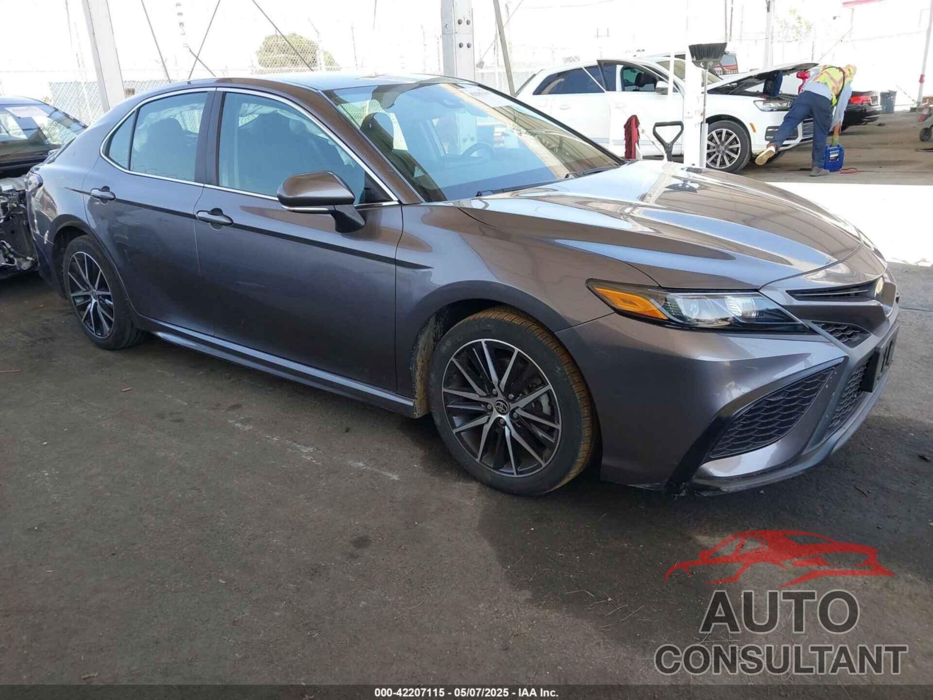 TOYOTA CAMRY 2023 - 4T1G11AK4PU747116