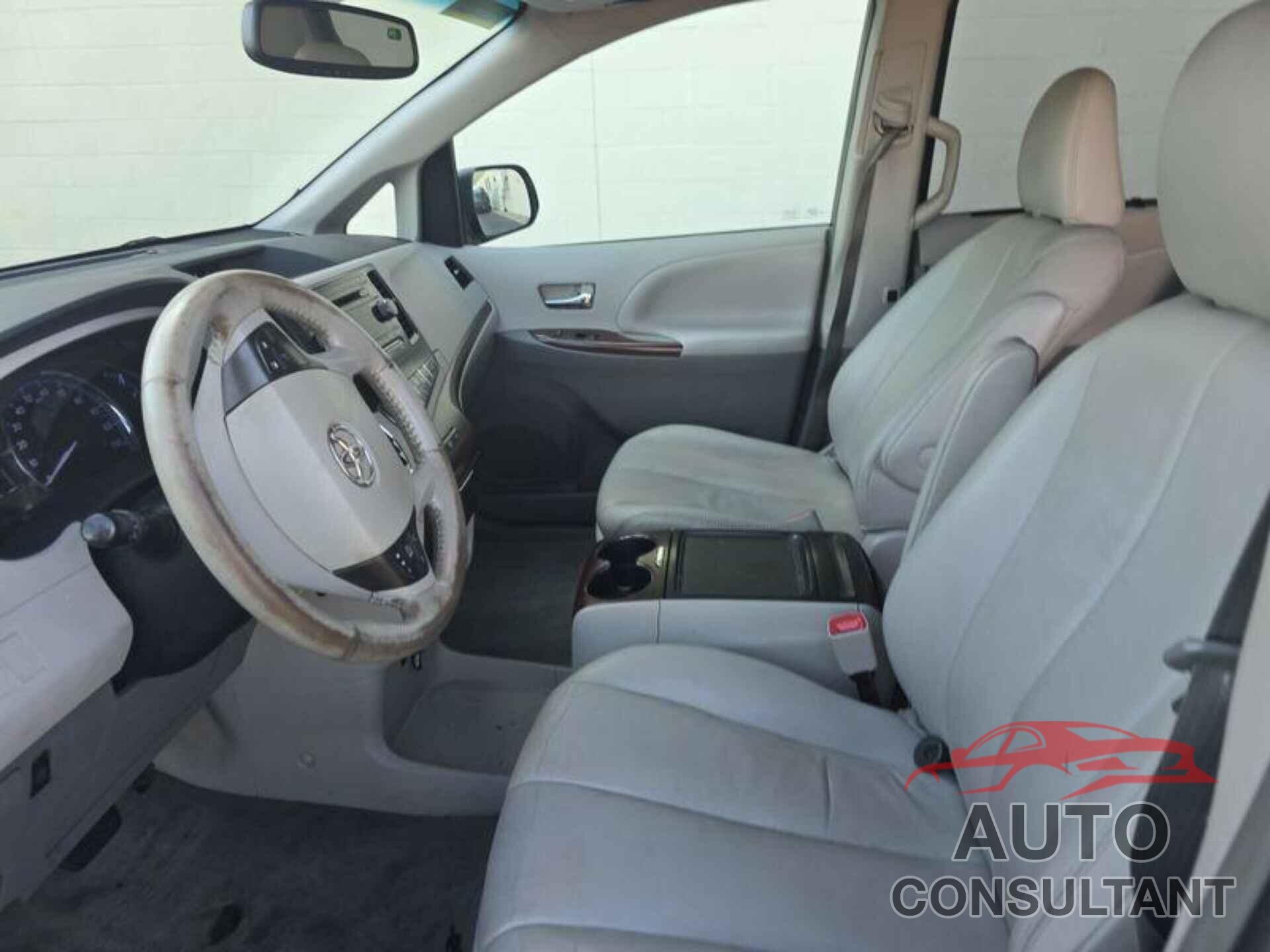 TOYOTA SIENNA 2012 - 5TDYK3DC1CS216301