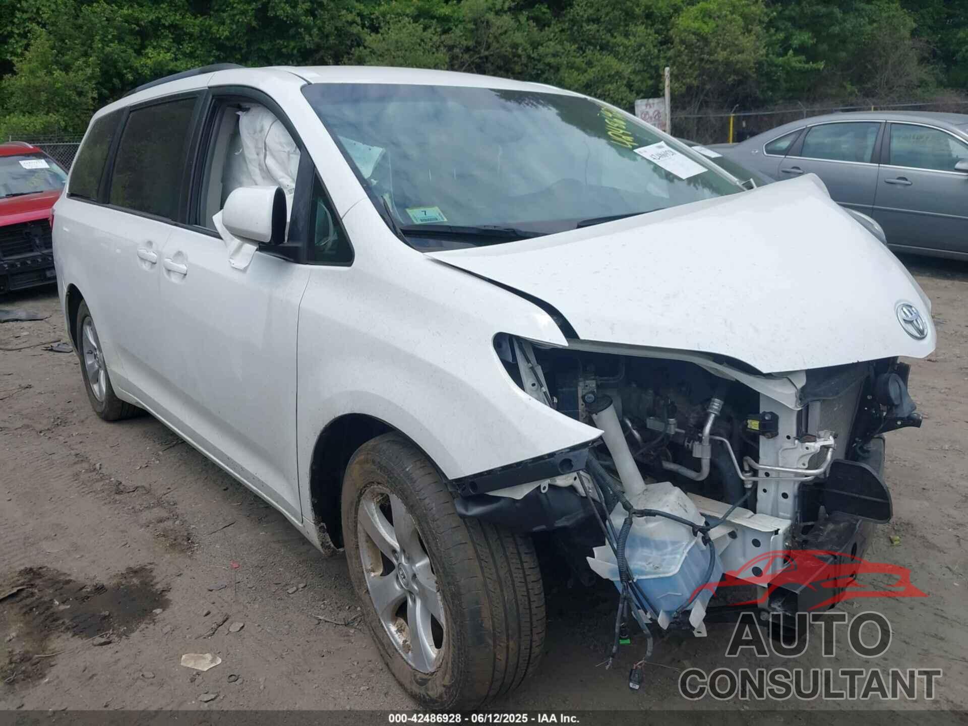 TOYOTA SIENNA 2015 - 5TDKK3DC3FS685710