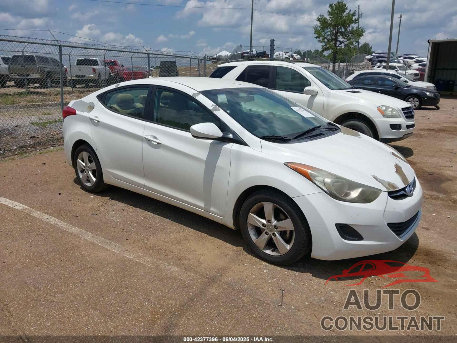 HYUNDAI ELANTRA 2013 - 5NPDH4AE0DH323307