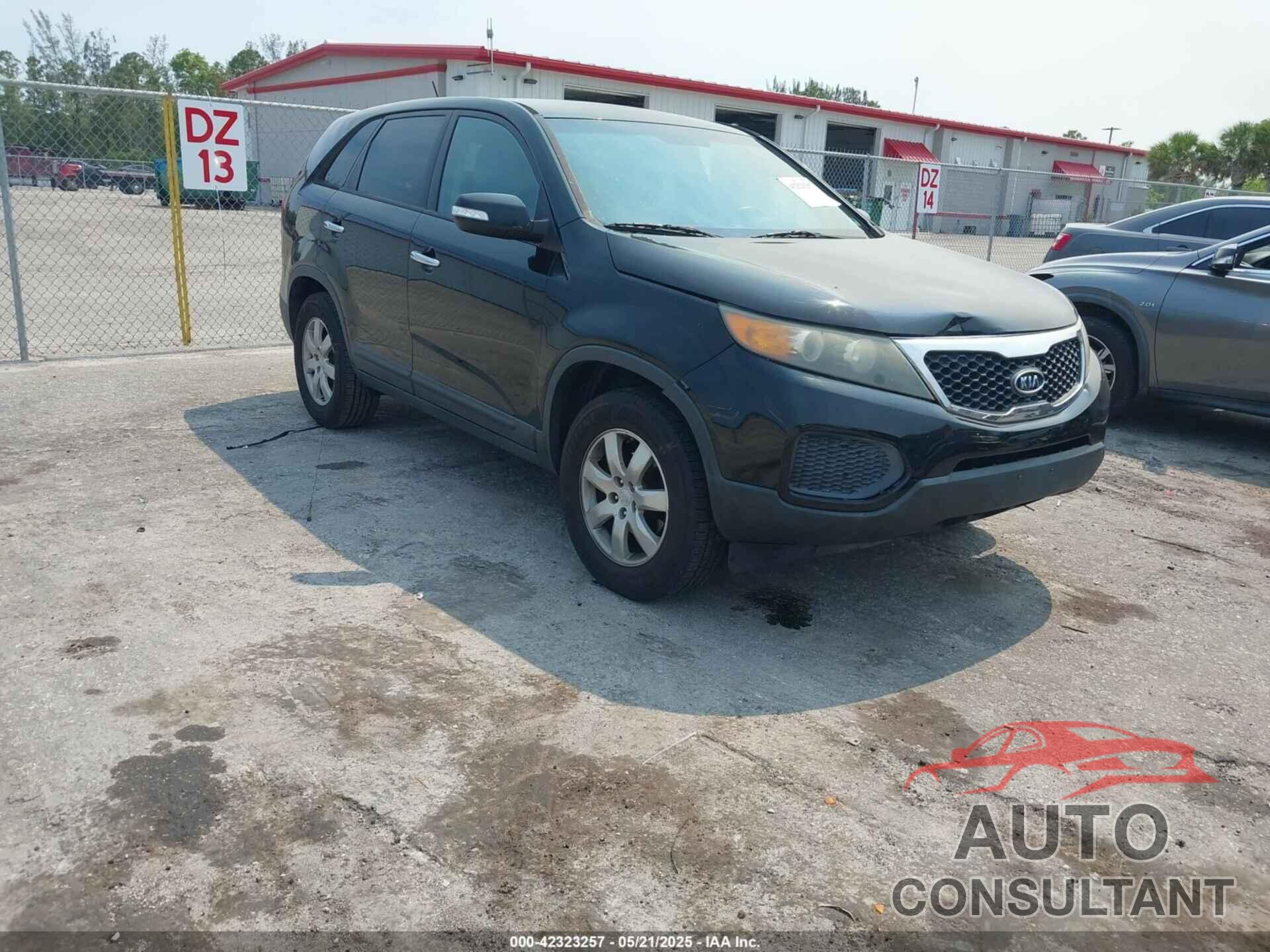 KIA SORENTO 2011 - 5XYKT3A18BG127214