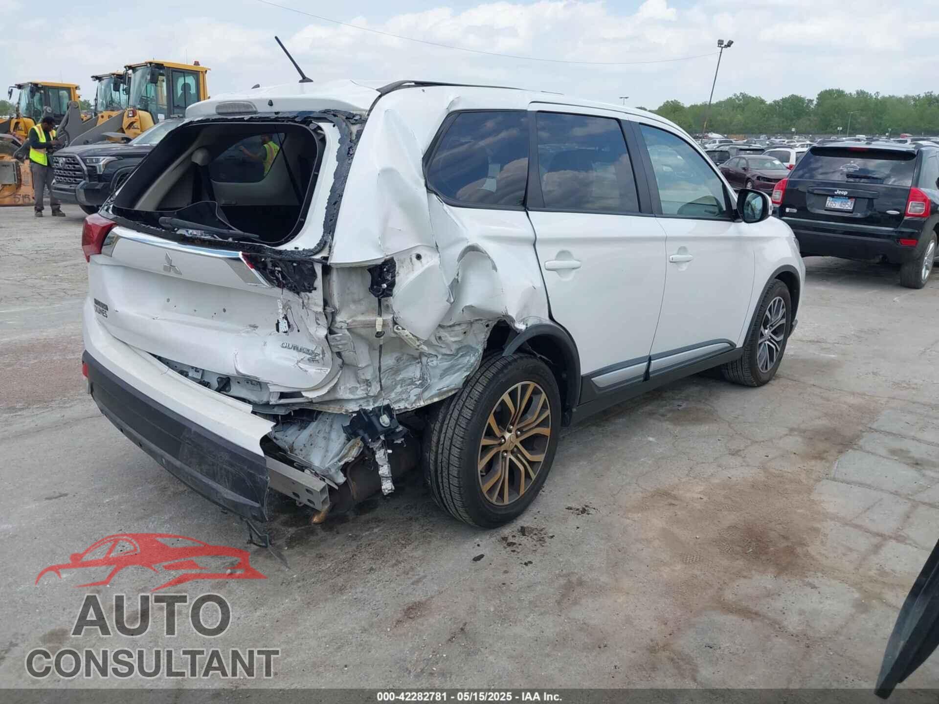 MITSUBISHI OUTLANDER 2016 - JA4AD3A30GZ018596
