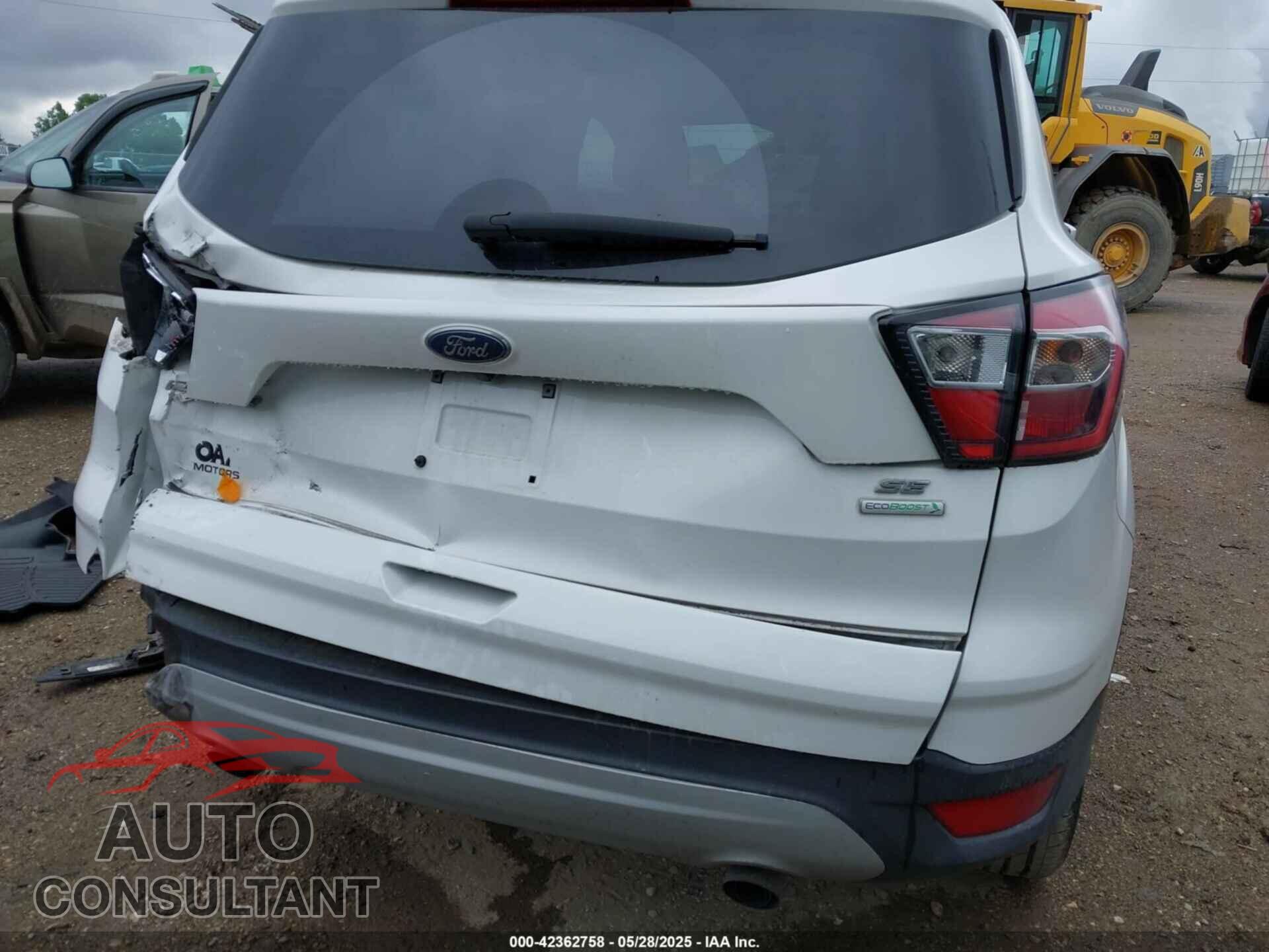 FORD ESCAPE 2017 - 1FMCU0GD8HUC73102