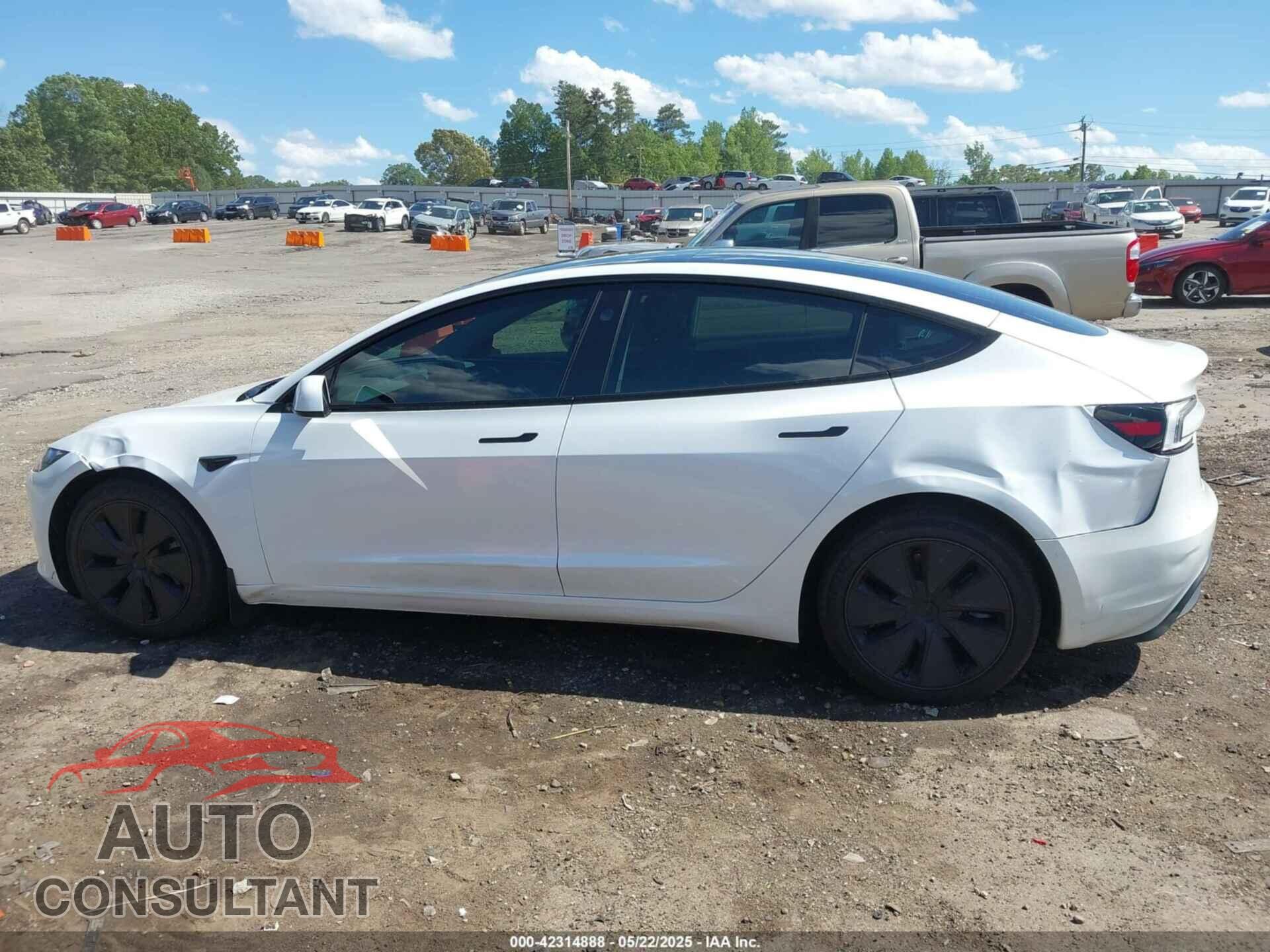 TESLA MODEL 3 2024 - 5YJ3E1EB3RF807254