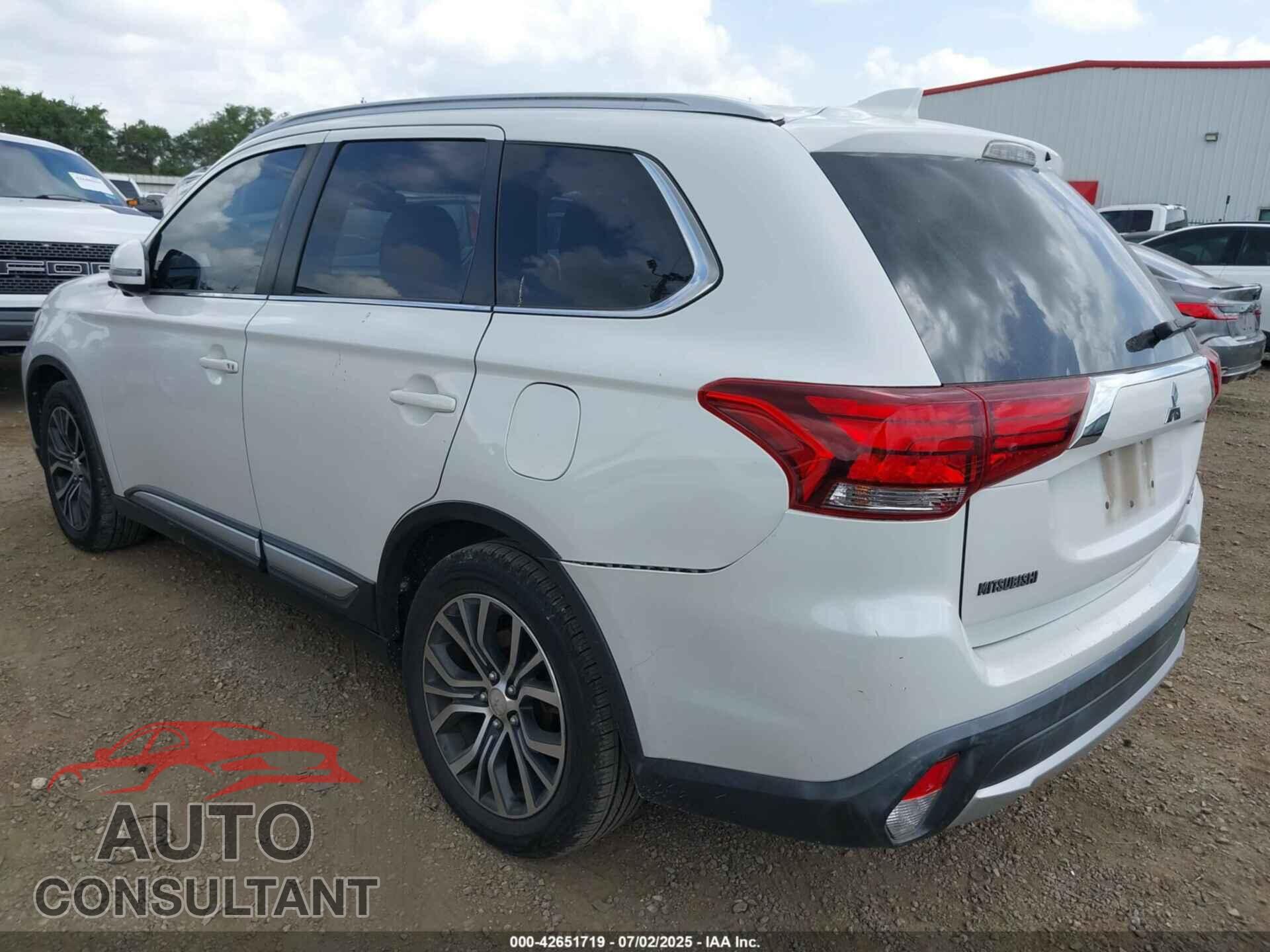 MITSUBISHI OUTLANDER 2018 - JA4AD3A32JZ014654