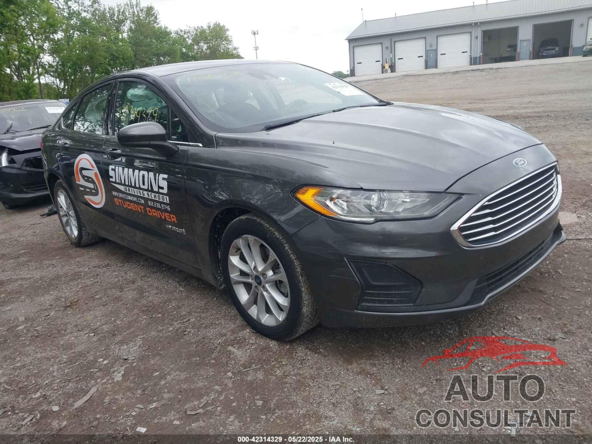 FORD FUSION HYBRID 2019 - 3FA6P0LU1KR154794