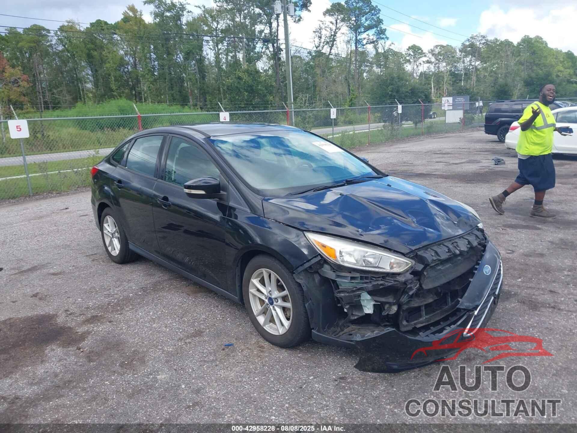 FORD FOCUS 2017 - 1FADP3F26HL326778