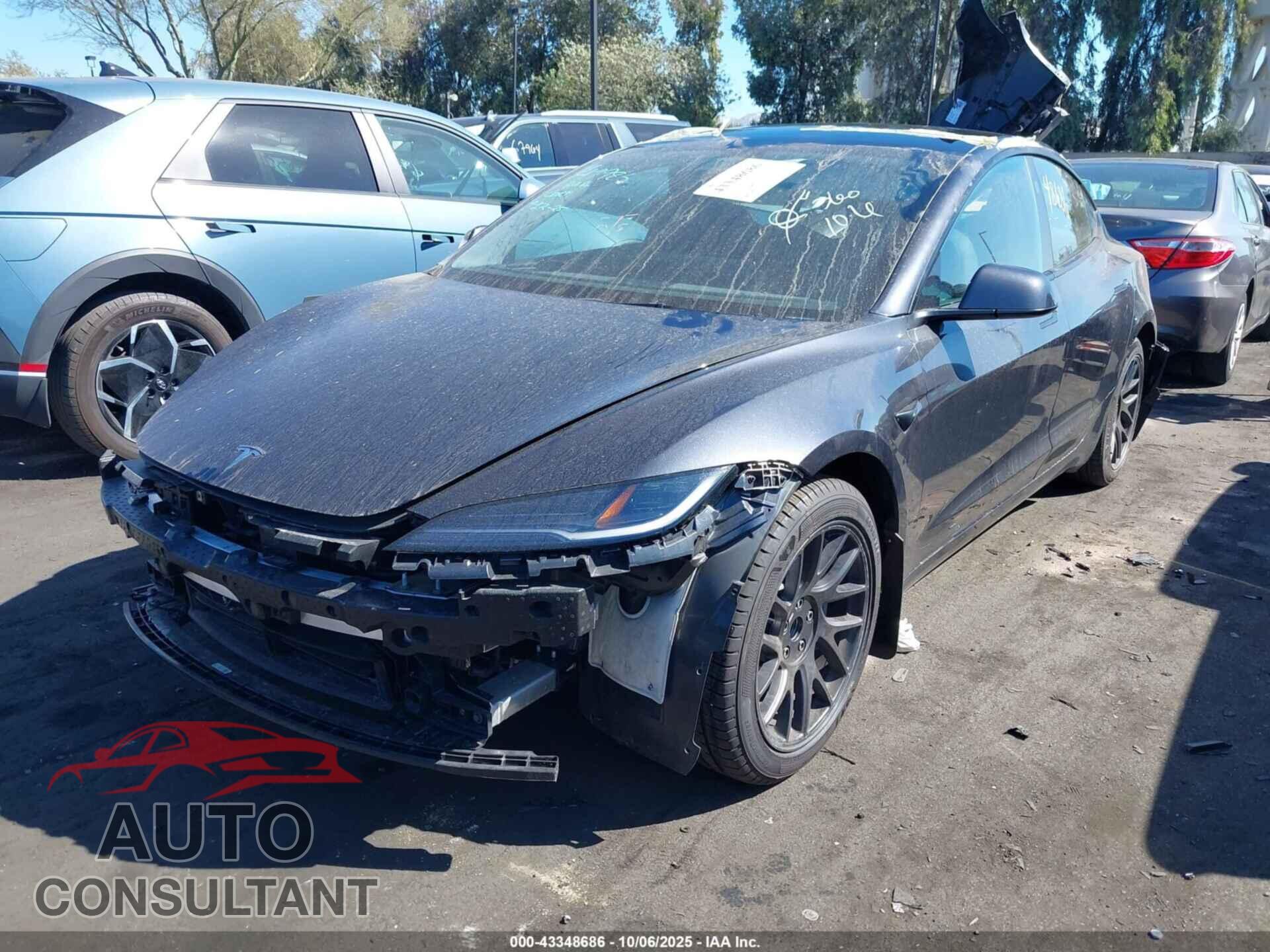 TESLA MODEL 3 2024 - 5YJ3E1EA1RF823525