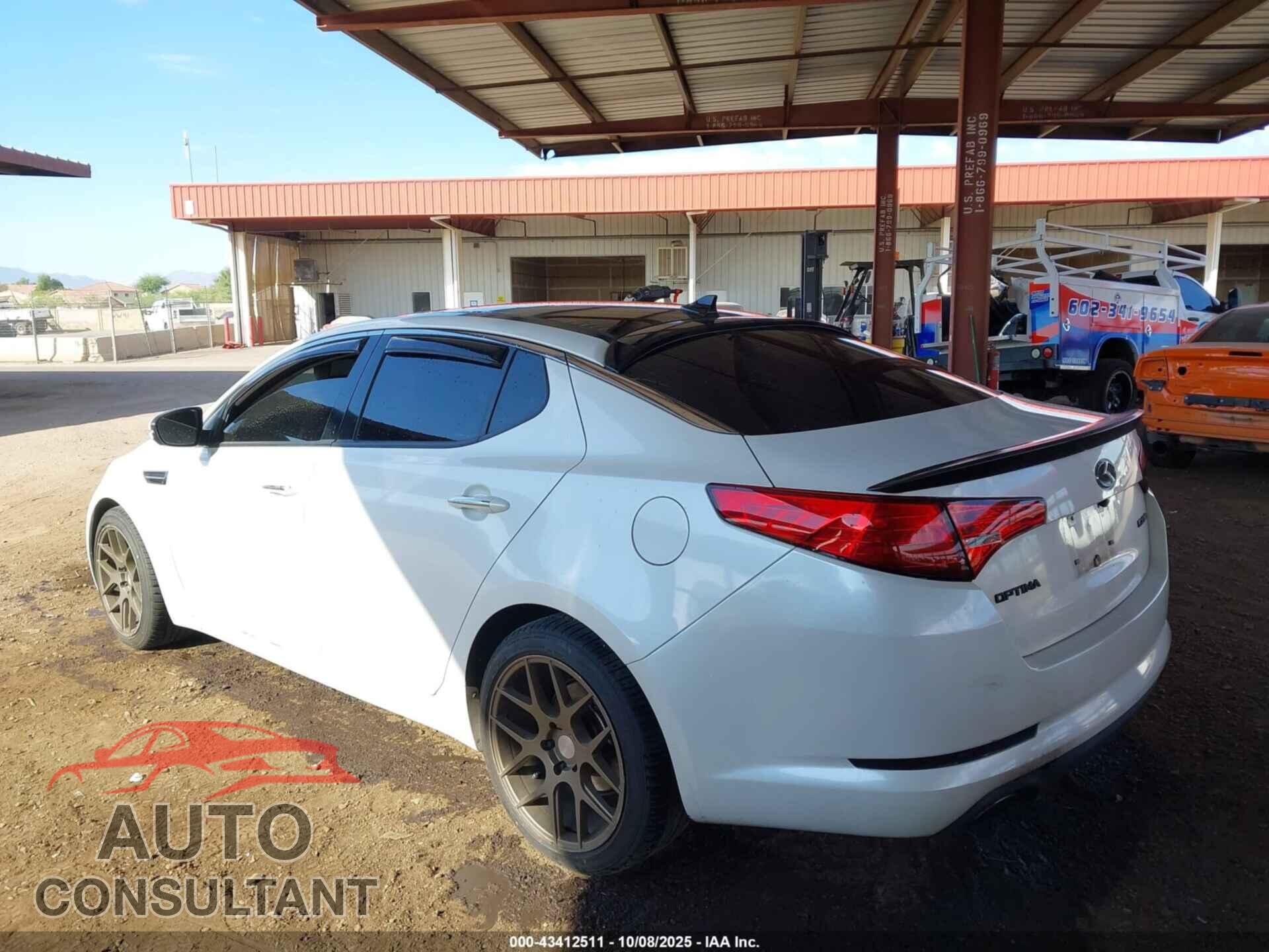 KIA OPTIMA 2011 - KNAGN4A77B5096568