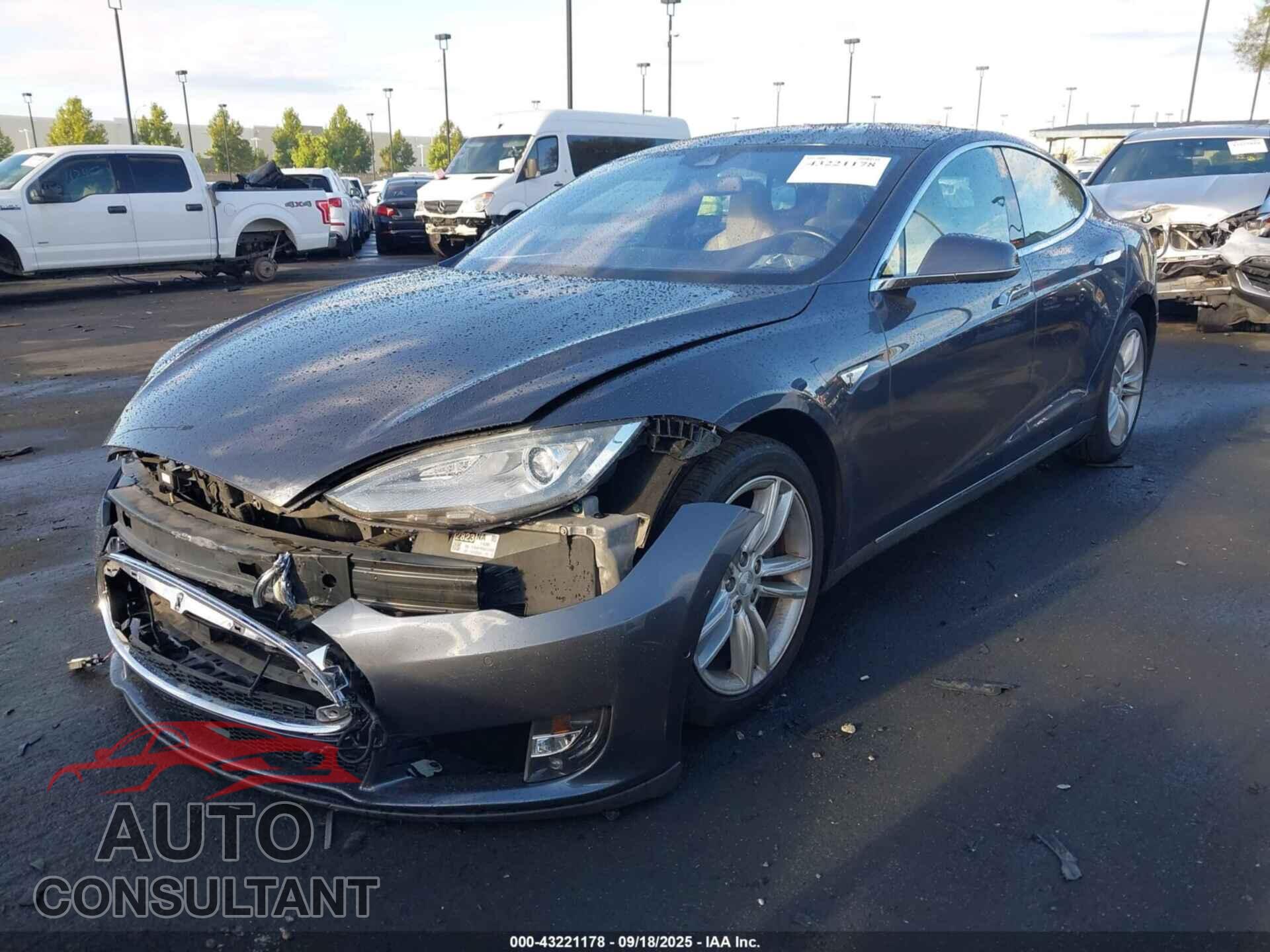 TESLA MODEL S 2016 - 5YJSA1E18GF123909