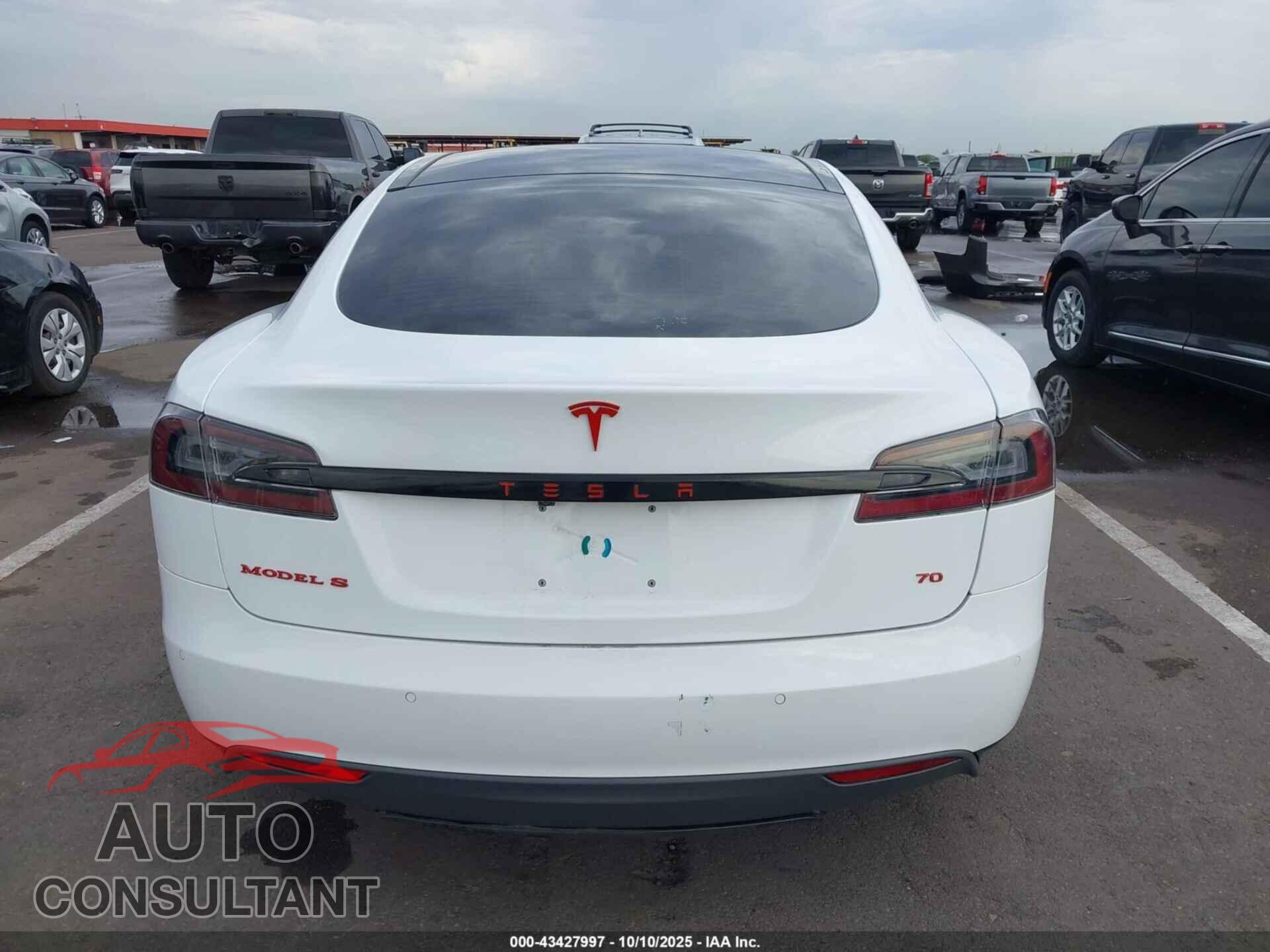 TESLA MODEL S 2015 - 5YJSA1E12FF106618