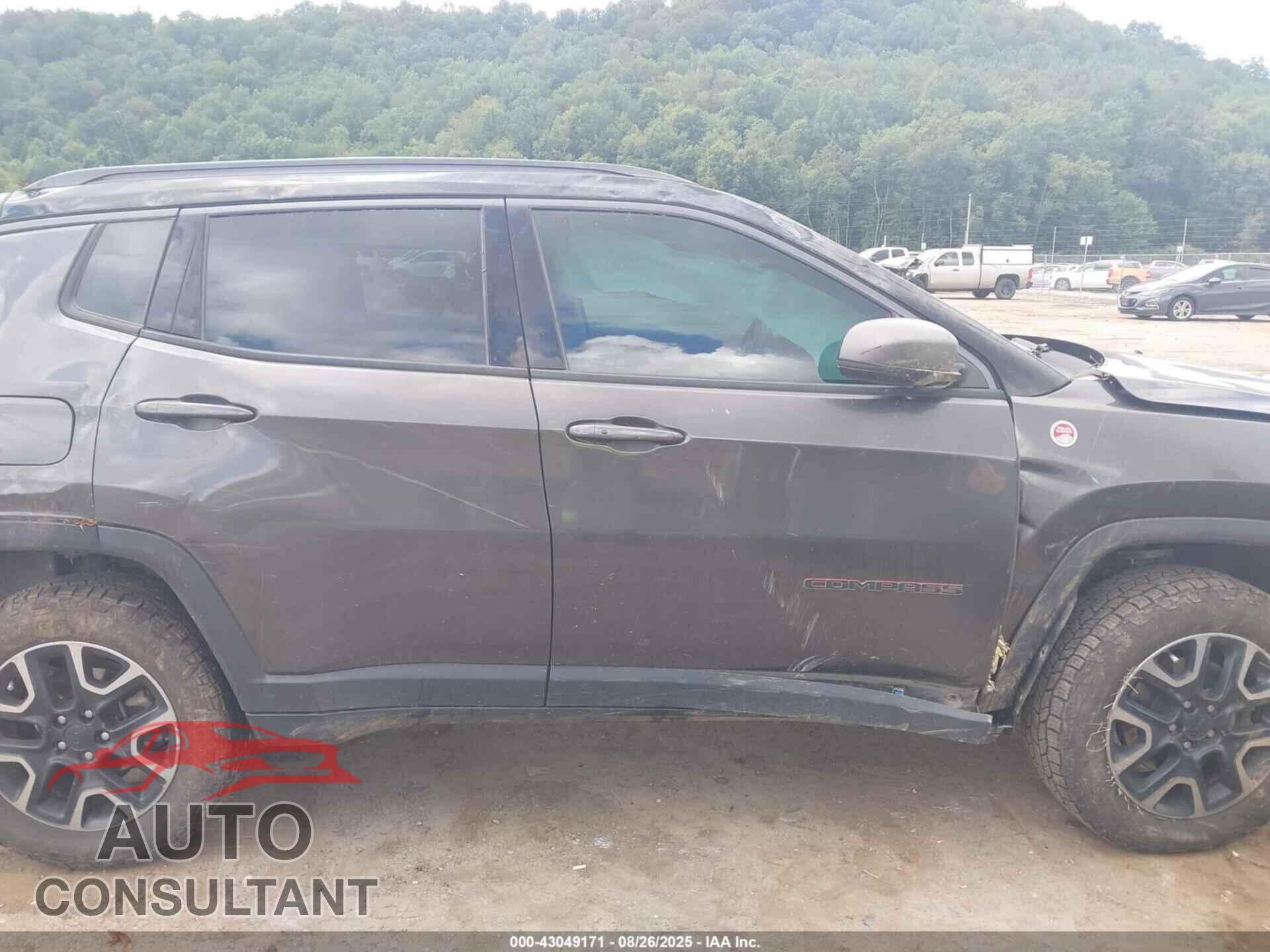 JEEP COMPASS 2019 - 3C4NJDDB4KT683056