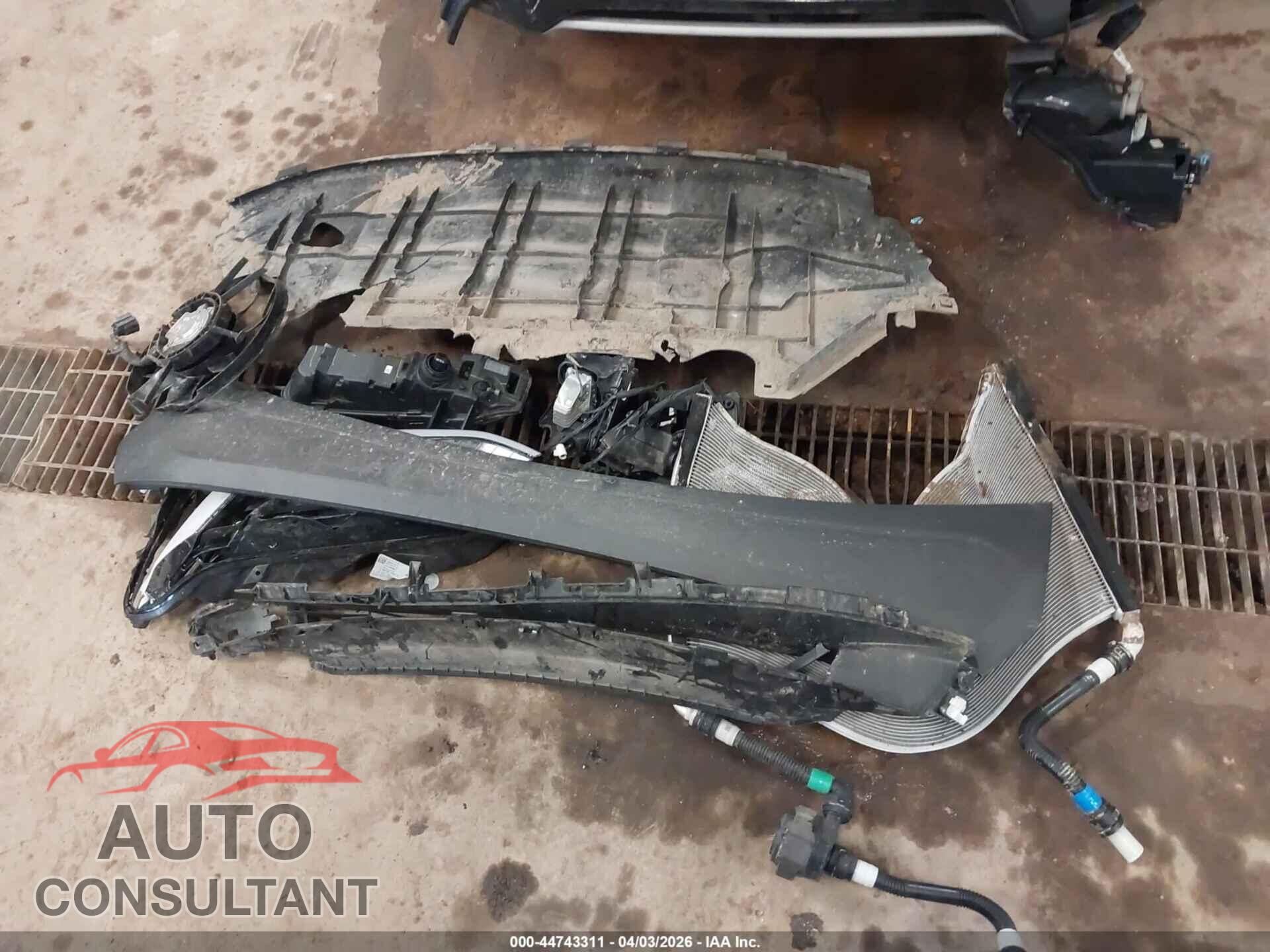 TESLA MODEL X 2024 - 7SAXCDE57RF443443