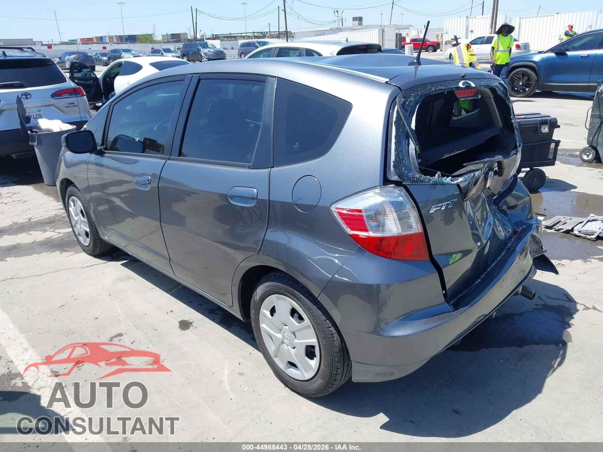 HONDA FIT 2013 - JHMGE8H37DC056484