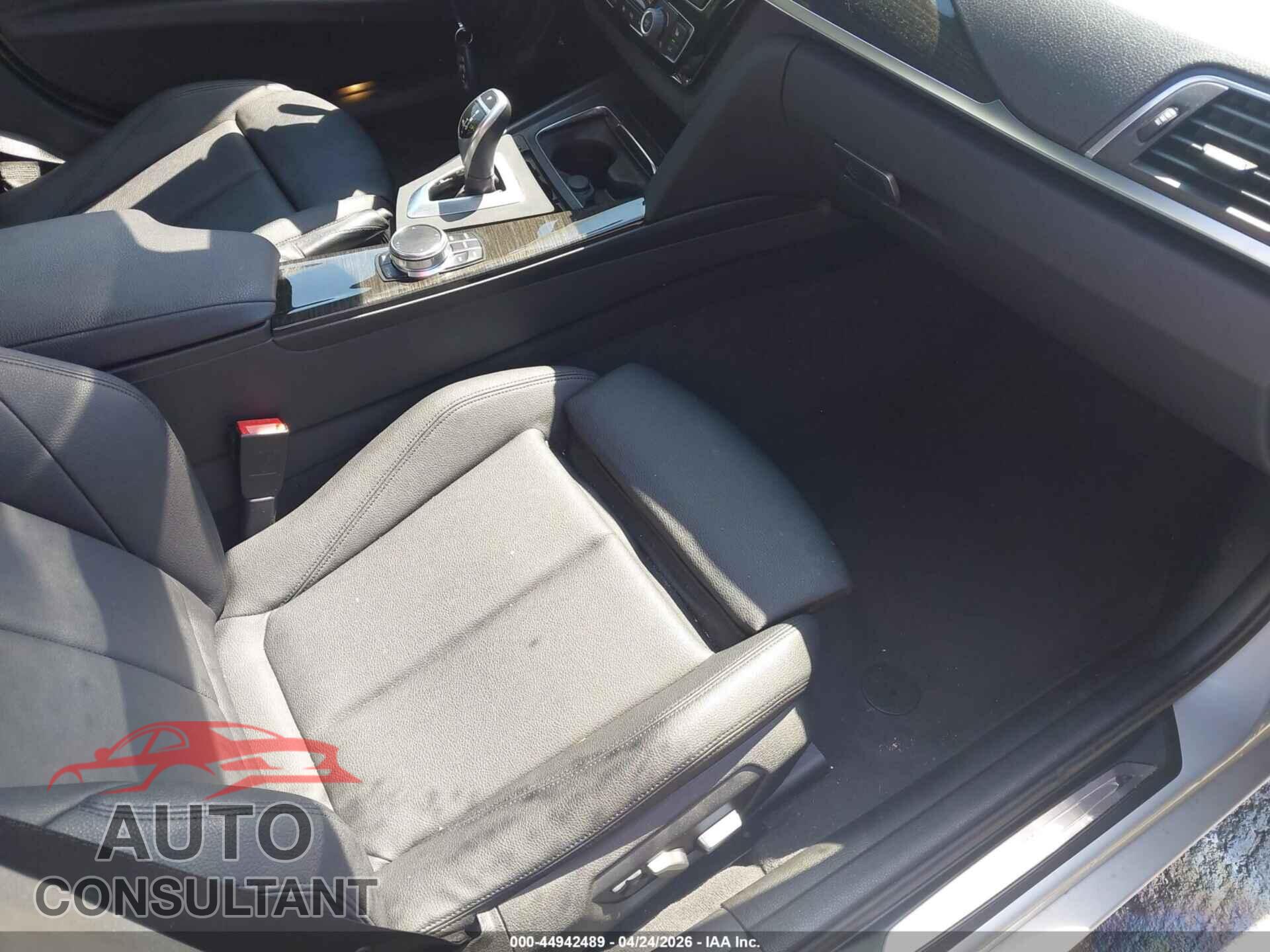 BMW 330I 2017 - WBA8B9G38HNU54624