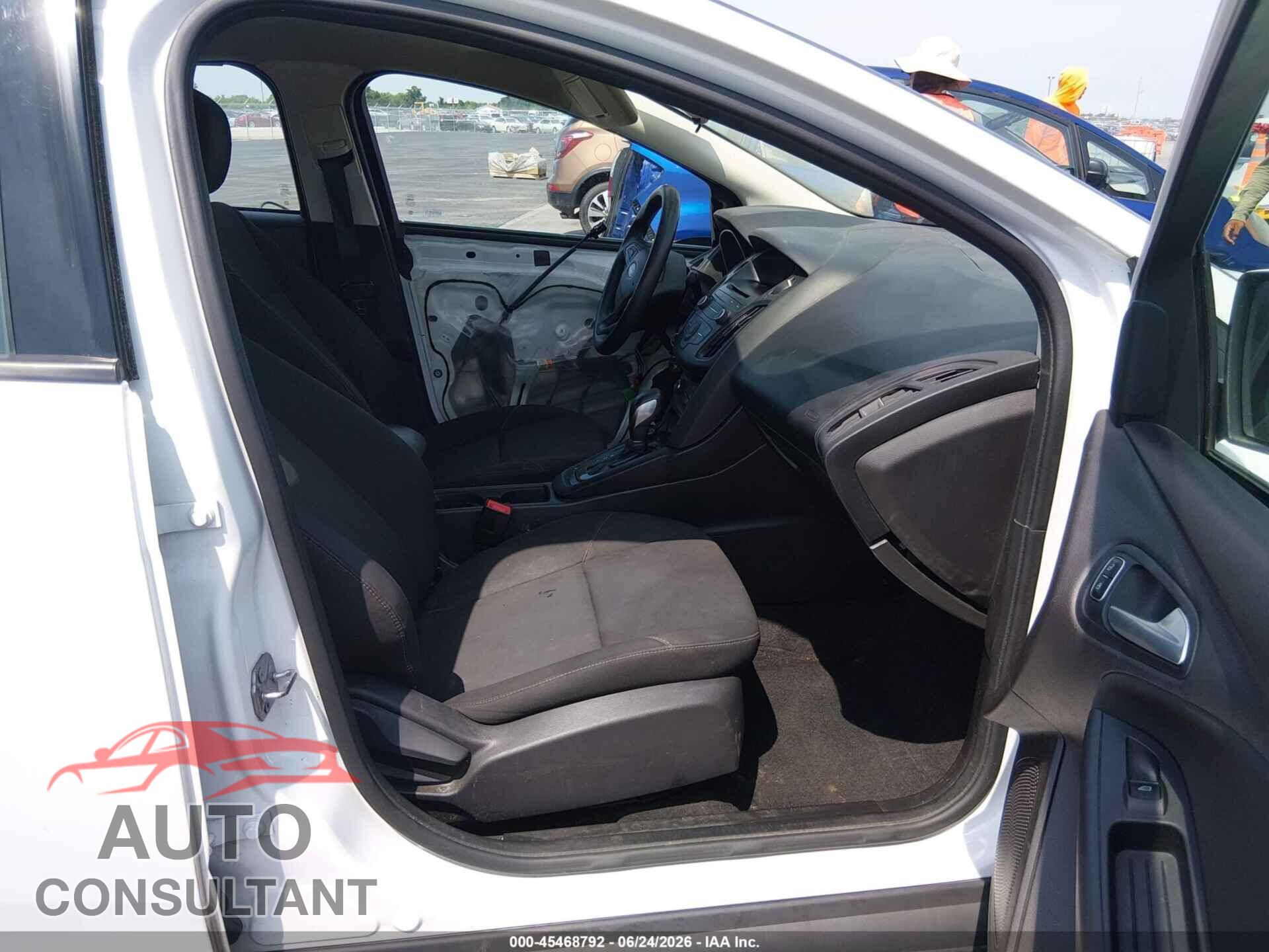 FORD FOCUS 2017 - 1FADP3F28HL253204