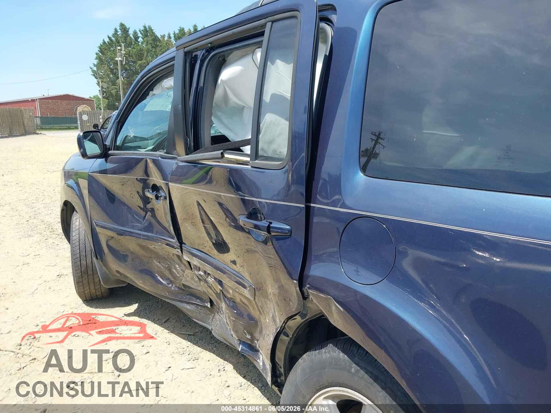 HONDA PILOT 2011 - 5FNYF4H50BB095561