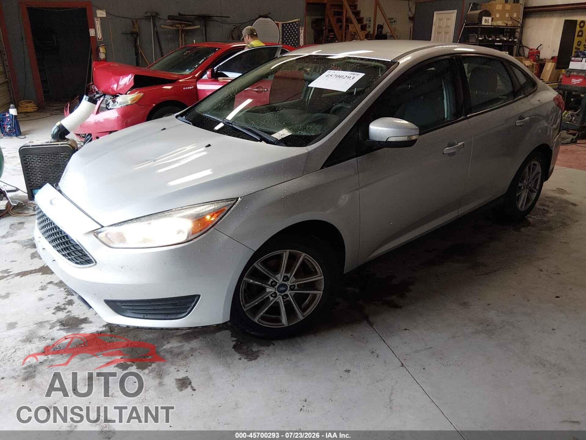 FORD FOCUS 2017 - 1FADP3F26HL228382