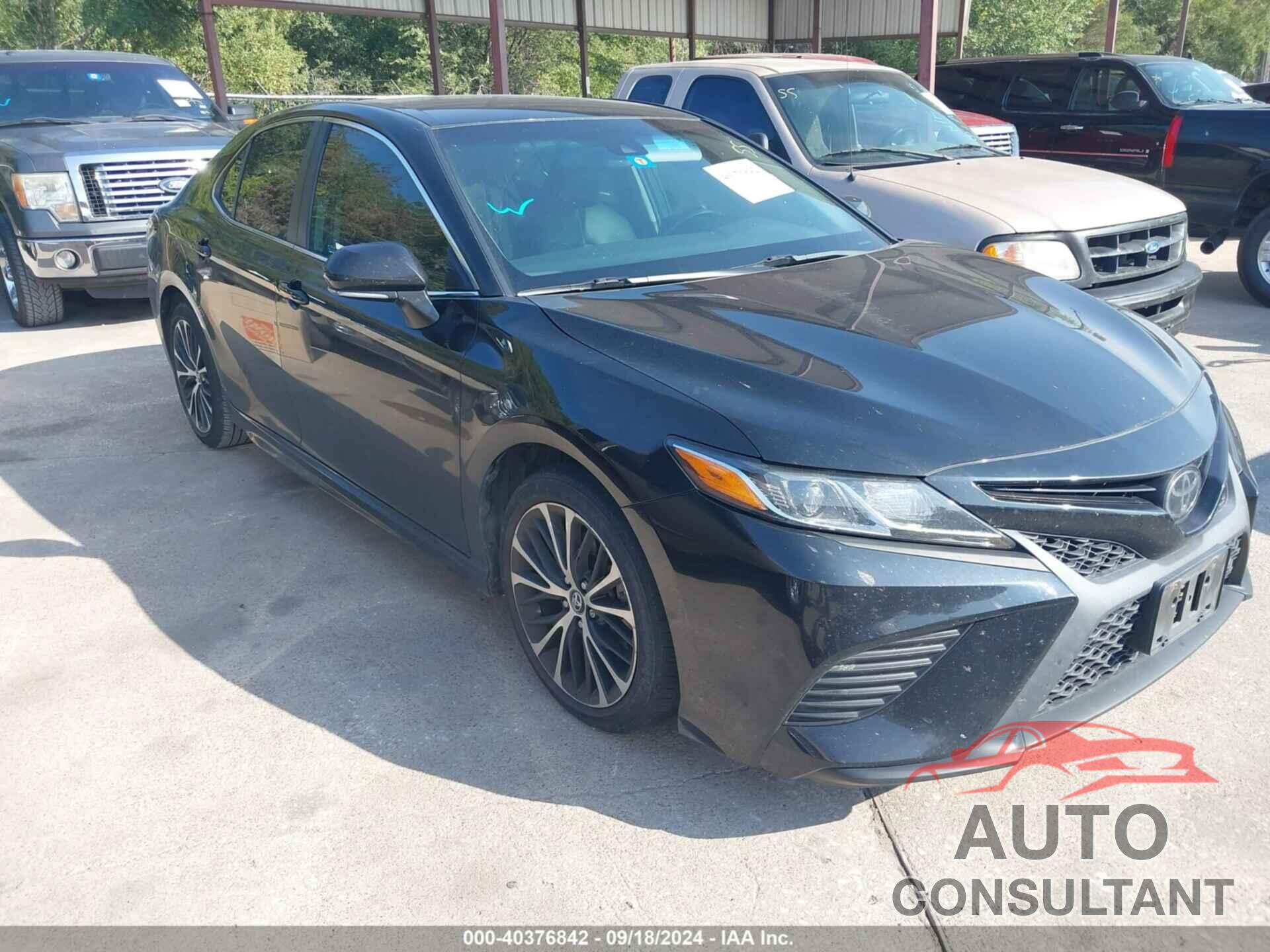 TOYOTA CAMRY 2018 - 4T1B11HK2JU156712