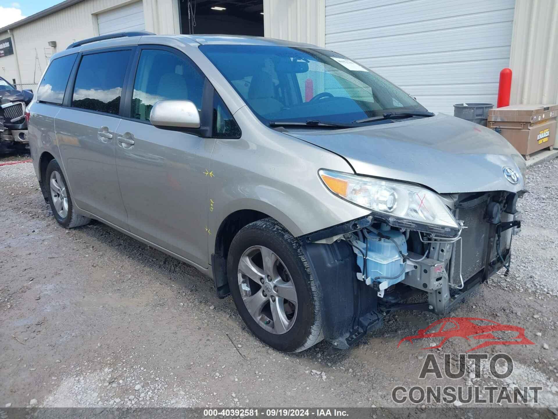 TOYOTA SIENNA 2017 - 5TDKZ3DC4HS842420