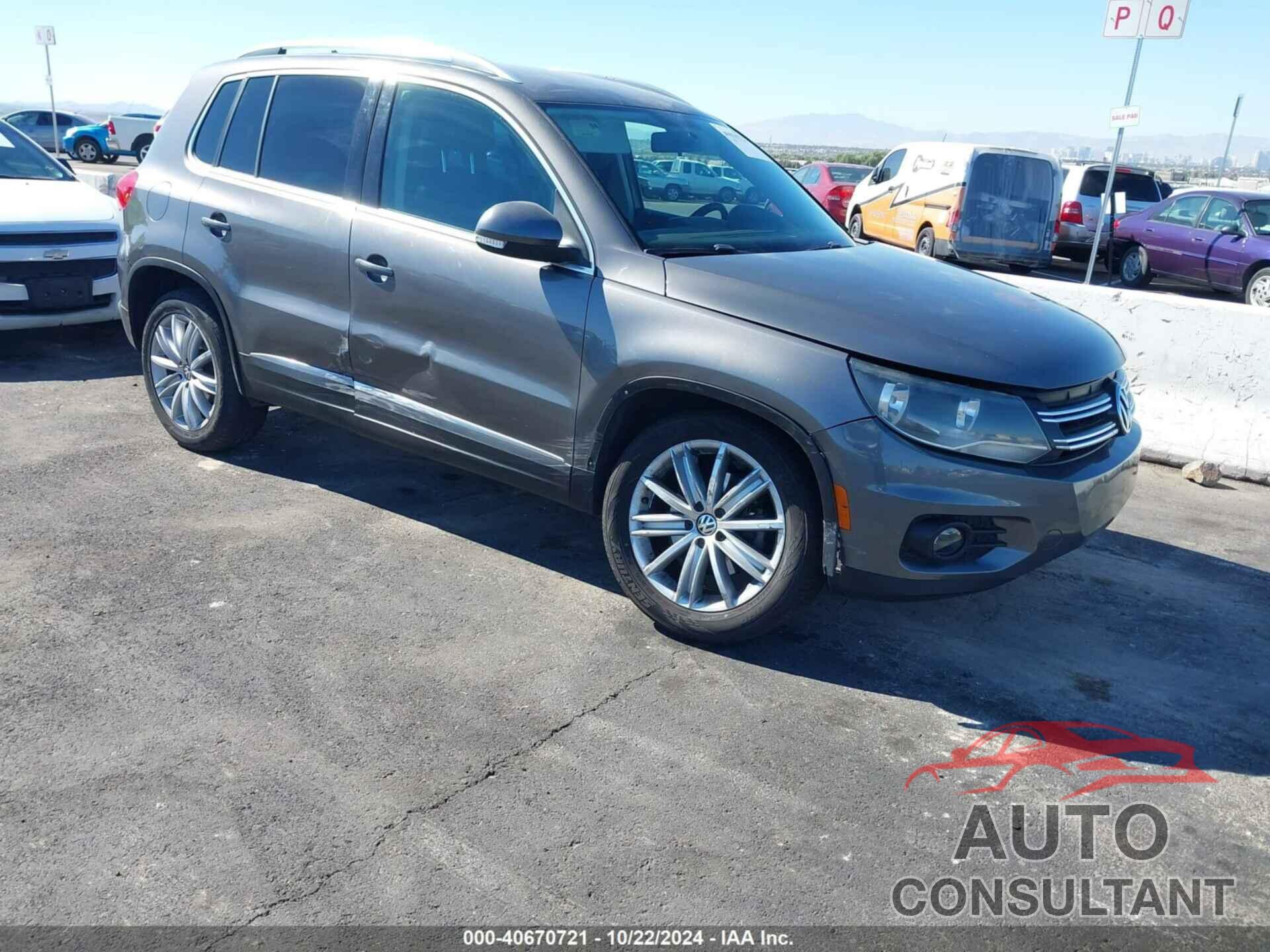 VOLKSWAGEN TIGUAN 2012 - WVGAV7AX6CW001371