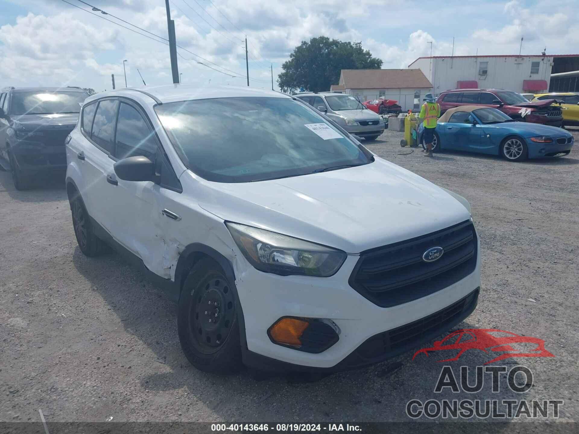 FORD ESCAPE 2018 - 1FMCU0F72JUB04808