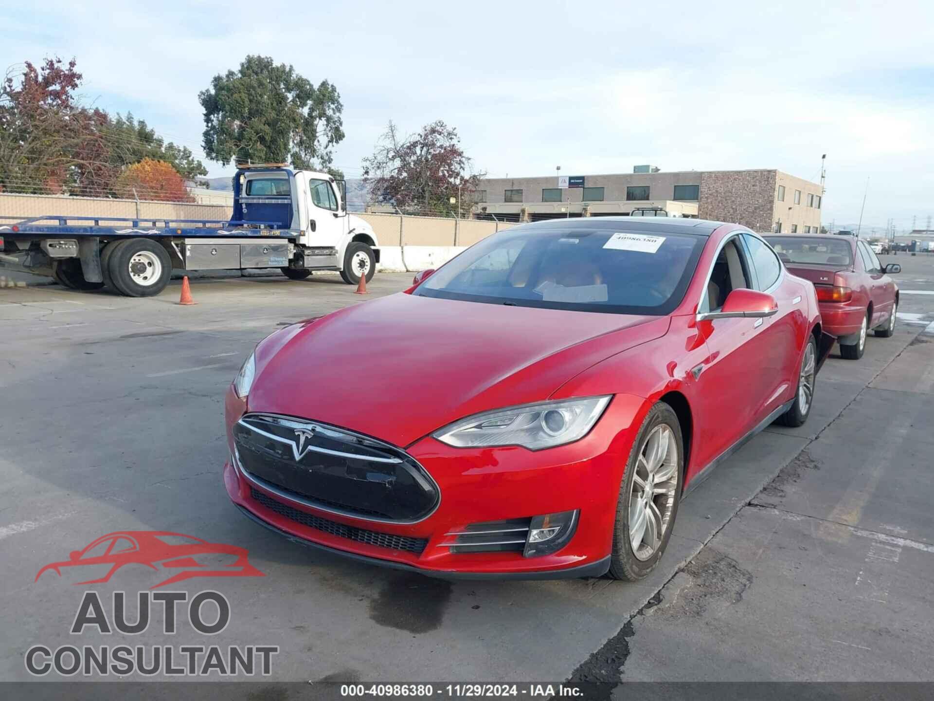 TESLA MODEL S 2013 - 5YJSA1CG8DFP15622