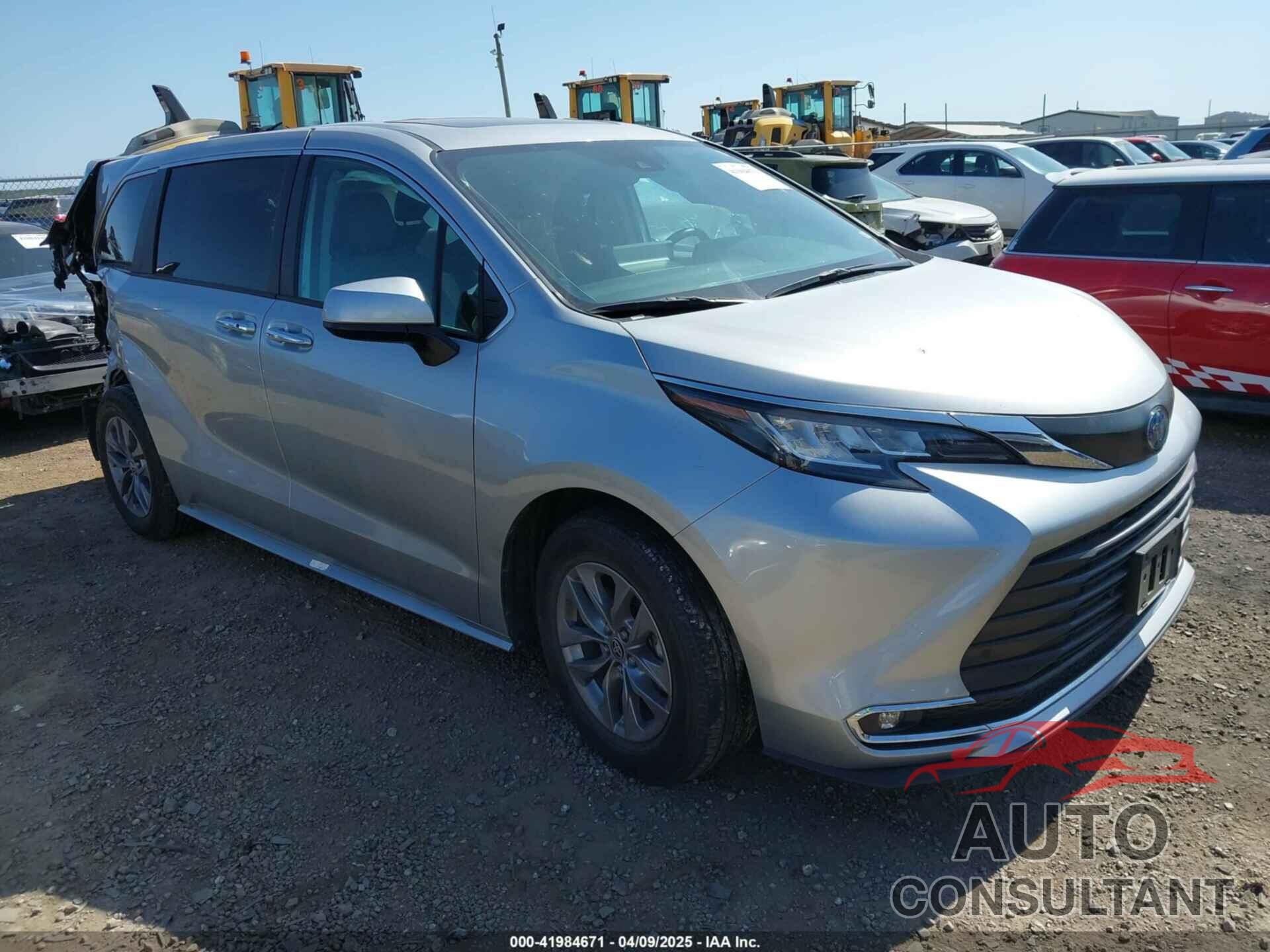 TOYOTA SIENNA 2022 - 5TDYRKEC1NS125049