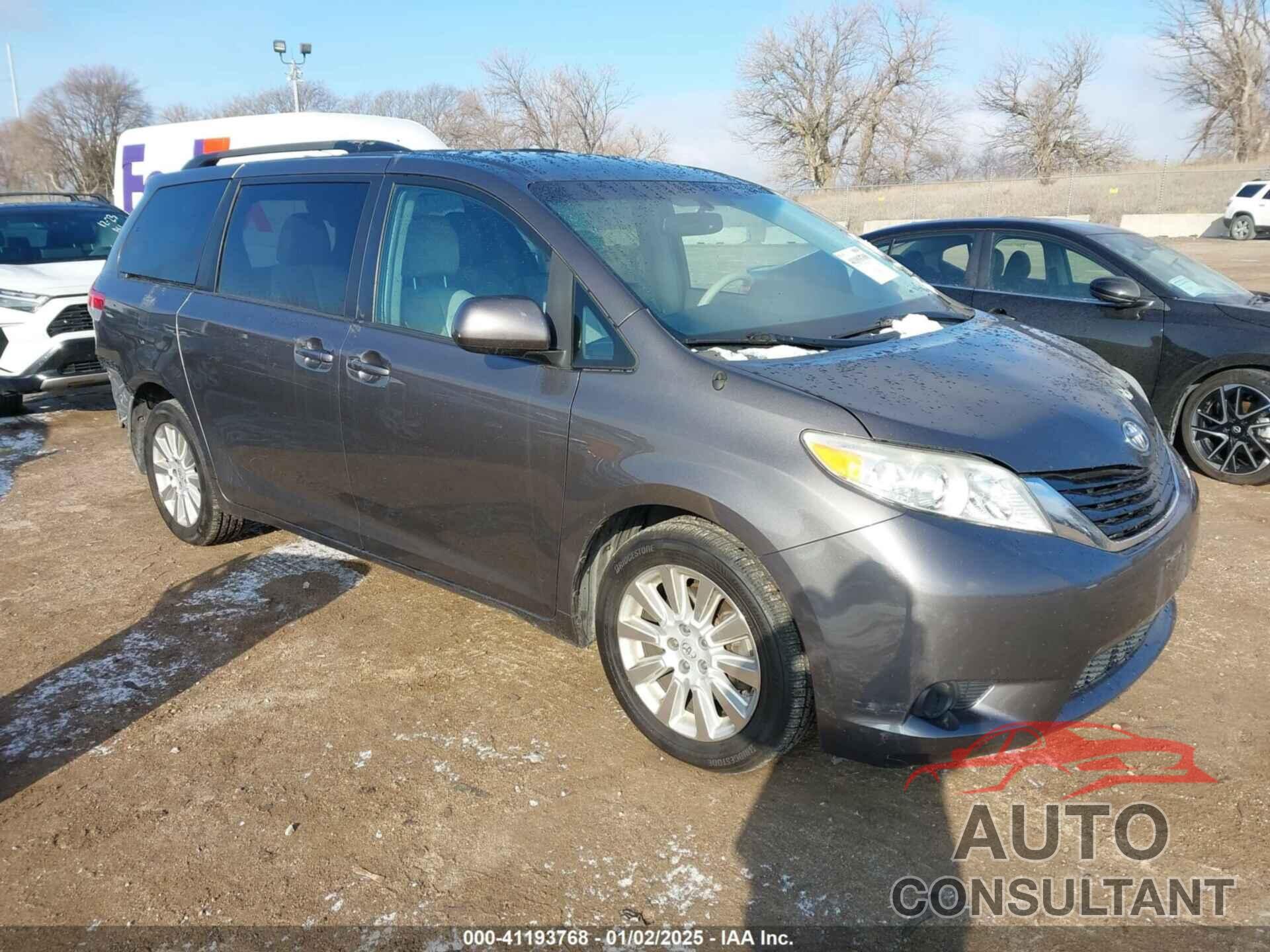 TOYOTA SIENNA 2013 - 5TDJK3DC0DS062697