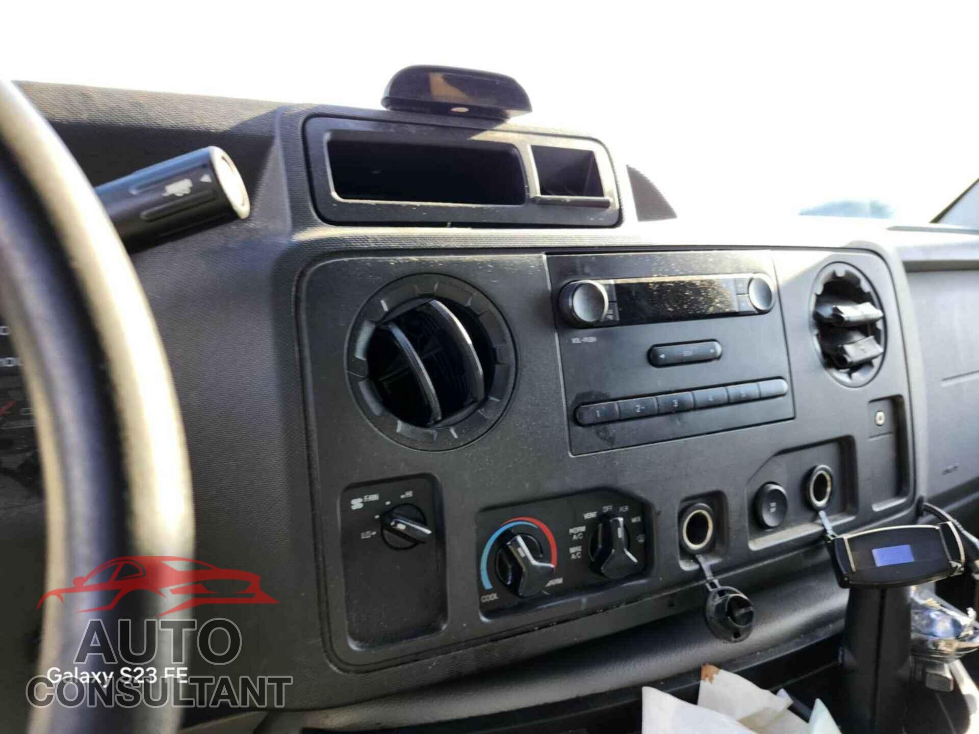 FORD ECONOLINE 2019 - 1FDXE4FS2KDC19310