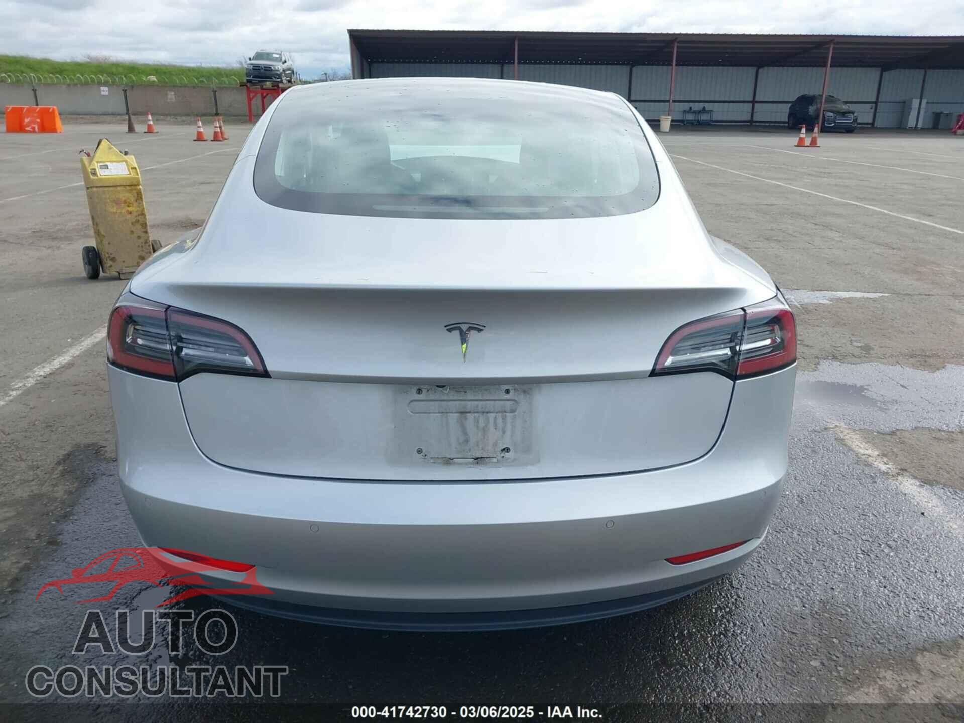 TESLA MODEL 3 2018 - 5YJ3E1EA2JF095329