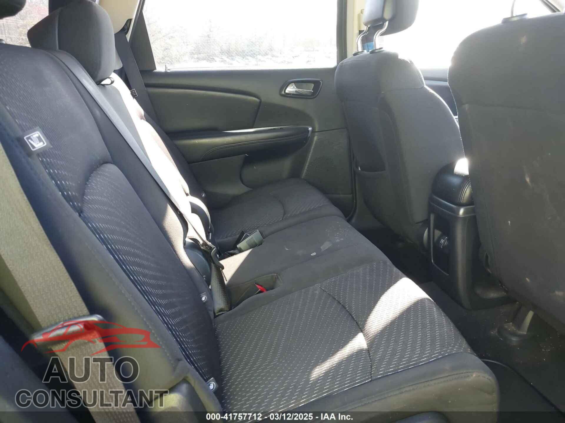 DODGE JOURNEY 2015 - 3C4PDCBG2FT696502