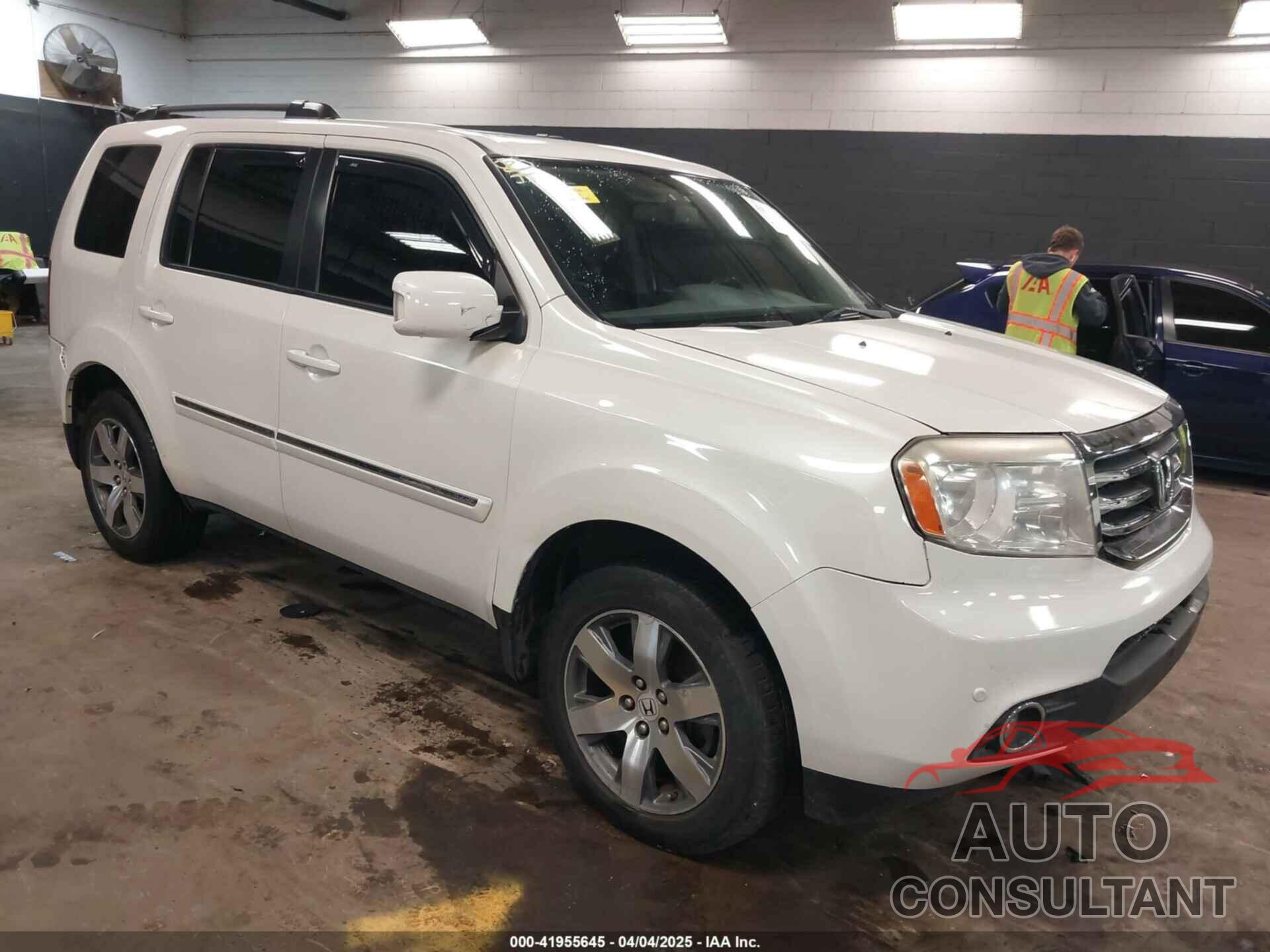 HONDA PILOT 2015 - 5FNYF4H98FB001841