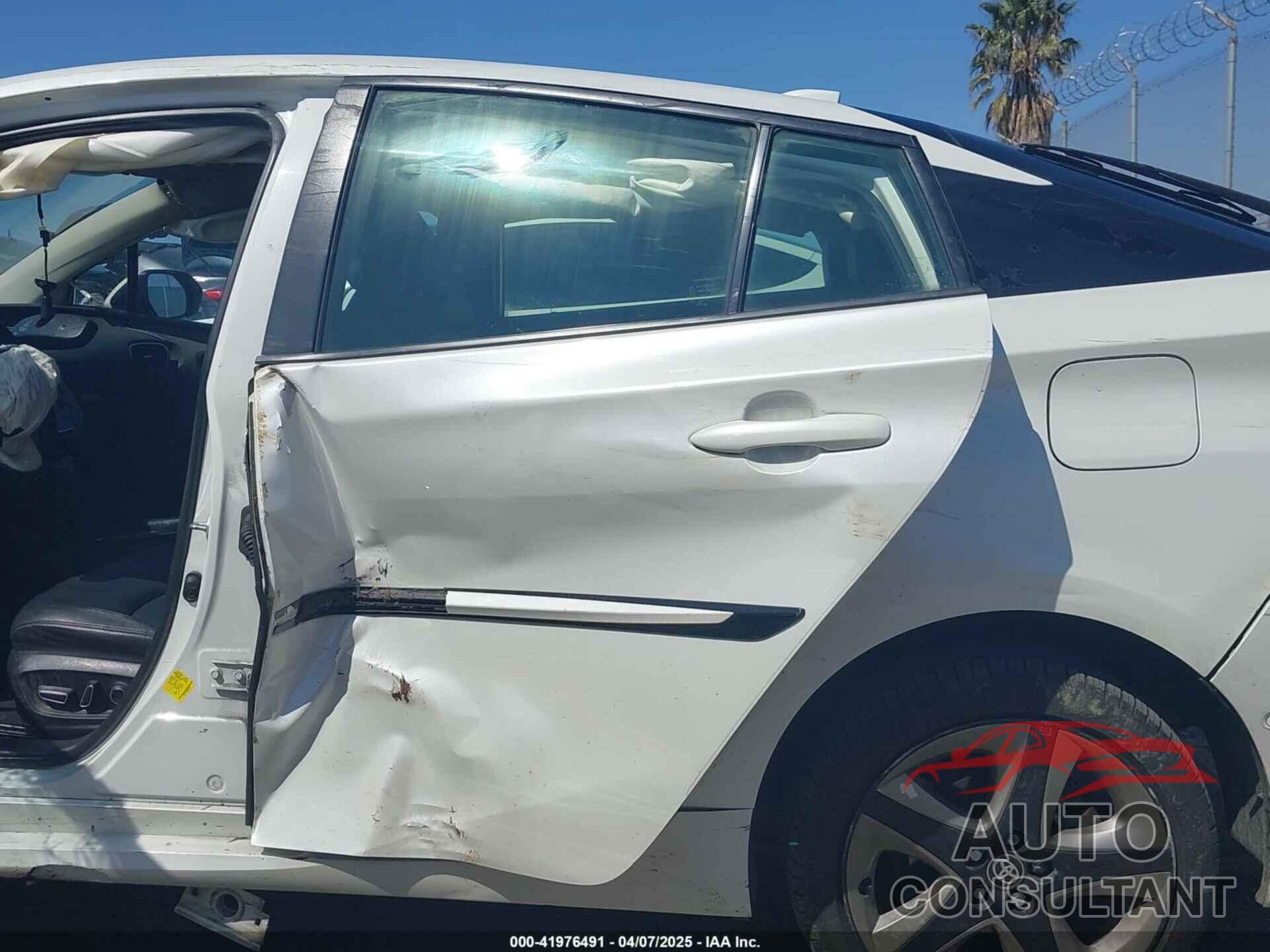 TOYOTA PRIUS 2017 - JTDKARFU7H3030112