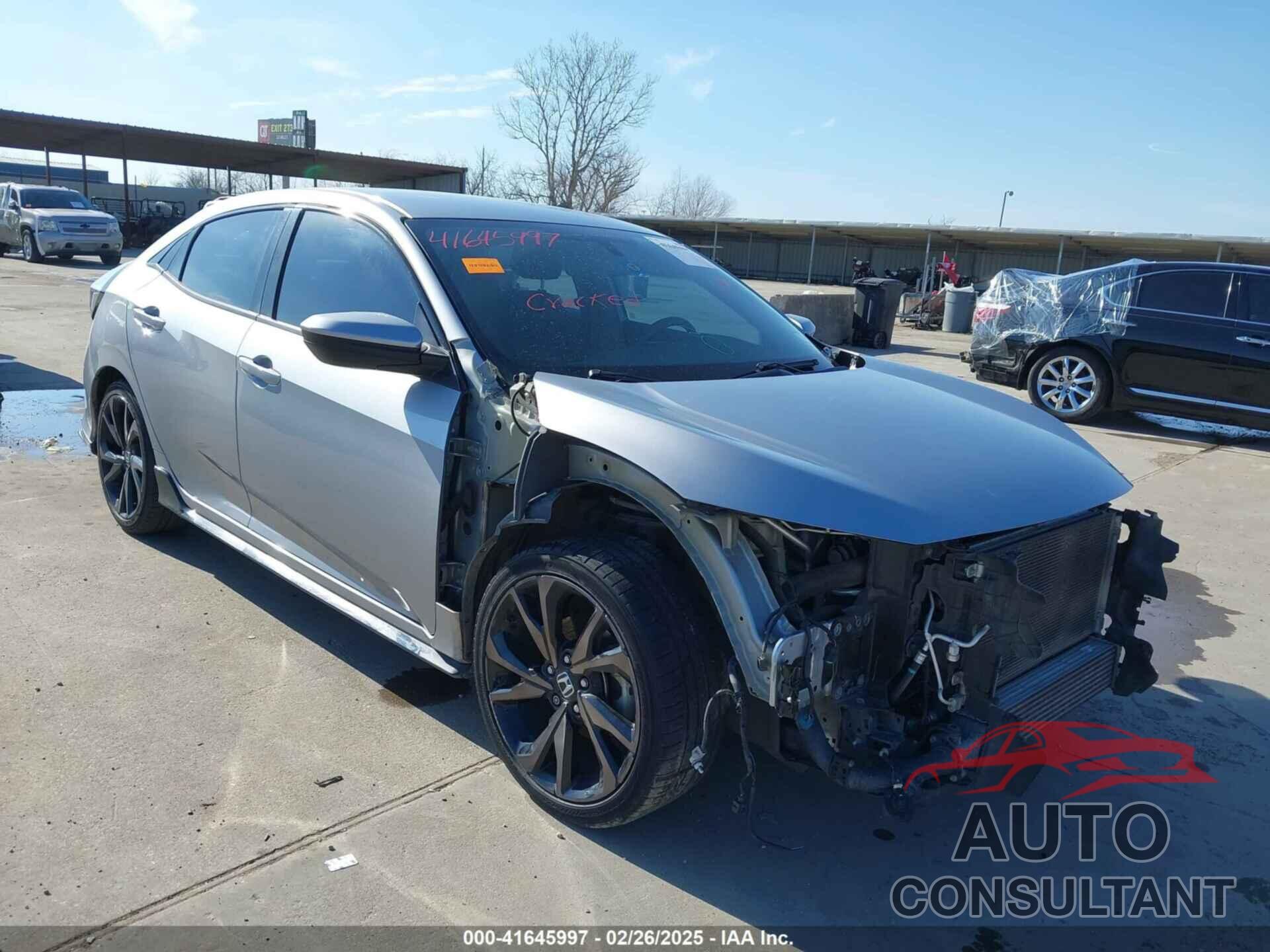 HONDA CIVIC 2018 - SHHFK7H40JU214332