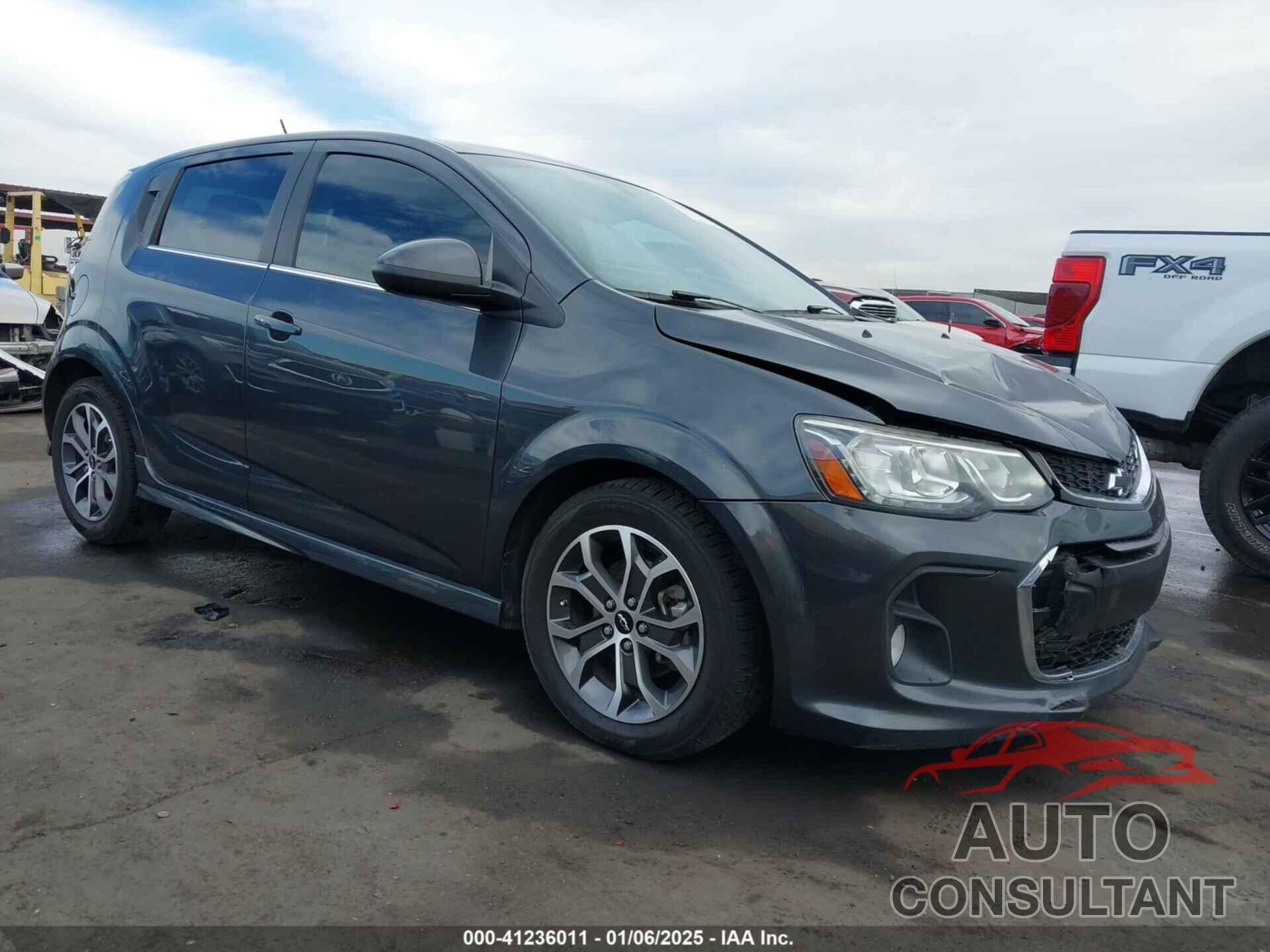 CHEVROLET SONIC 2018 - 1G1JD6SB0J4120121