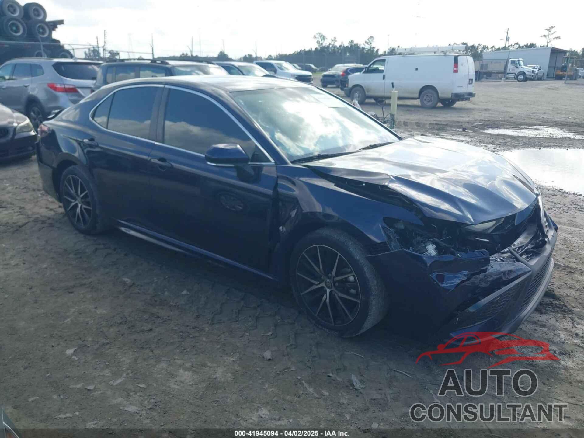 TOYOTA CAMRY 2022 - 4T1T11AK4NU673773