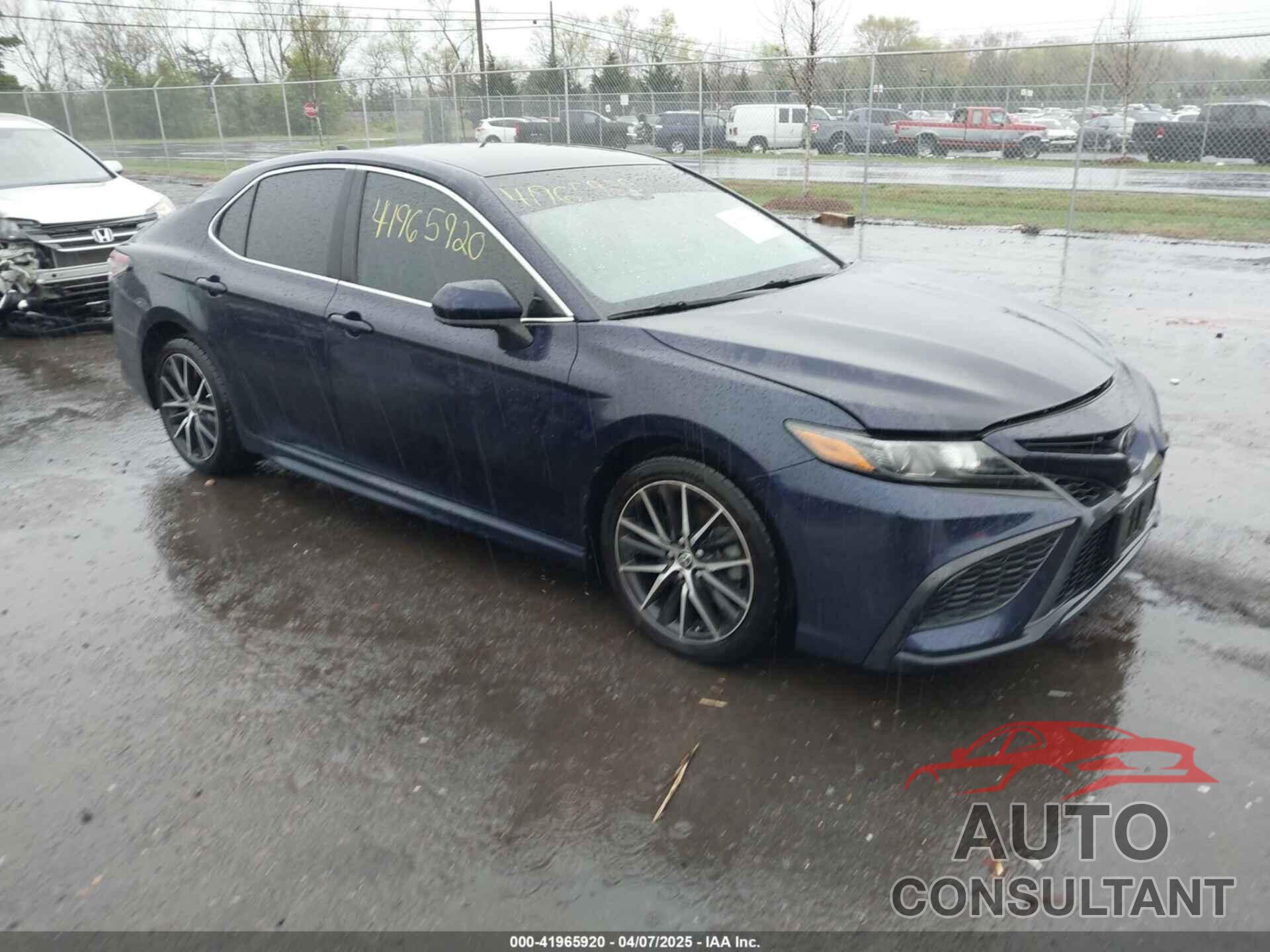 TOYOTA CAMRY 2021 - 4T1G11AK0MU525927