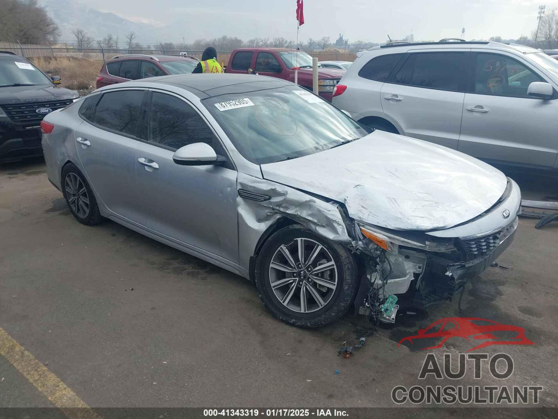 KIA OPTIMA 2019 - 5XXGT4L37KG300882