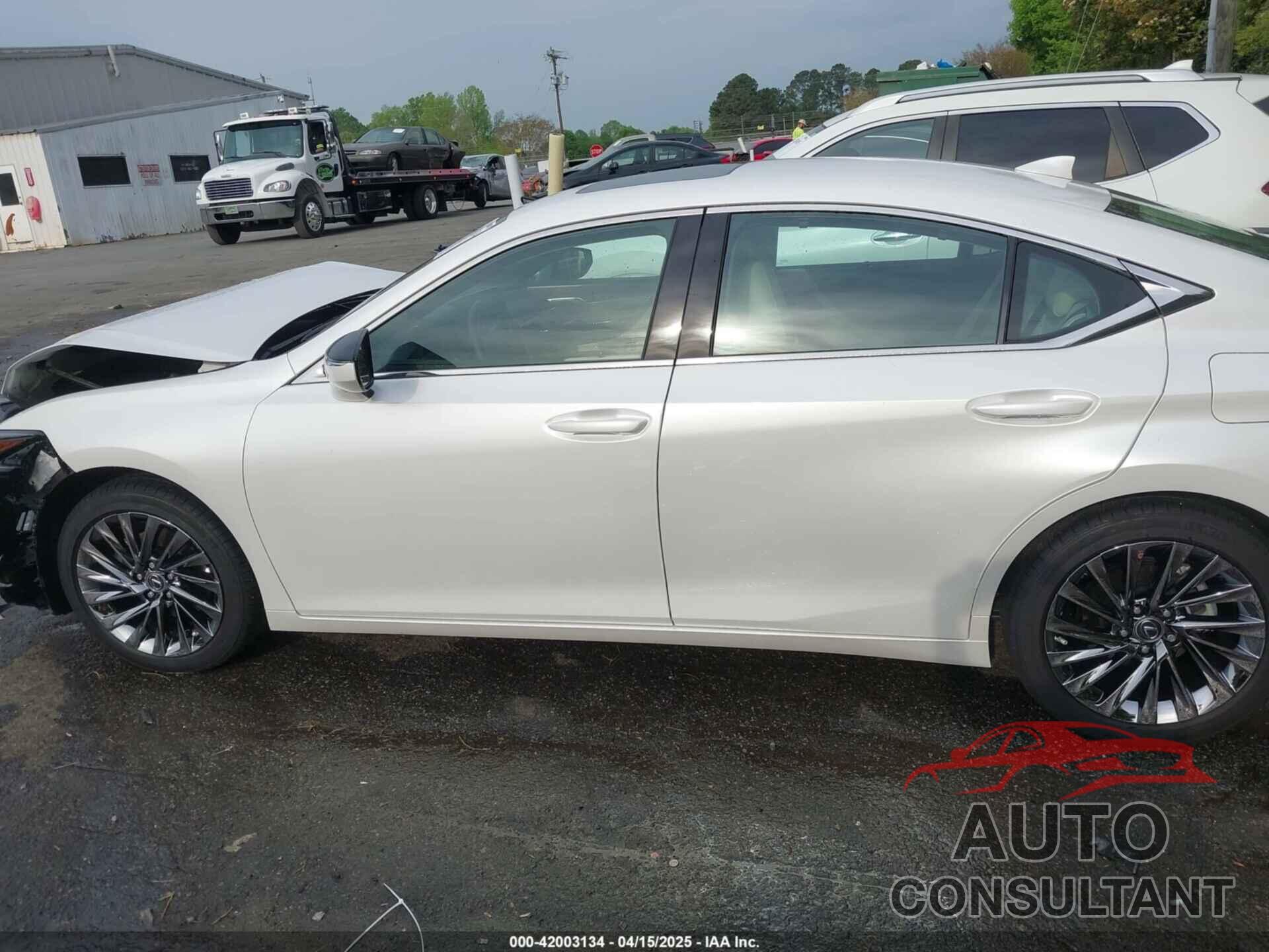 LEXUS ES 300H 2024 - 58AFA1C11RU045086