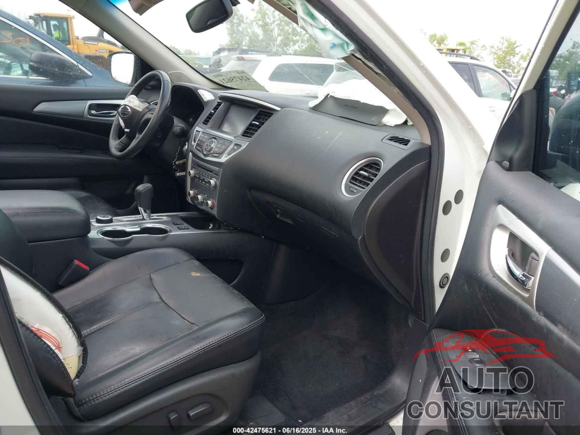 NISSAN PATHFINDER 2017 - 5N1DR2MM9HC642769