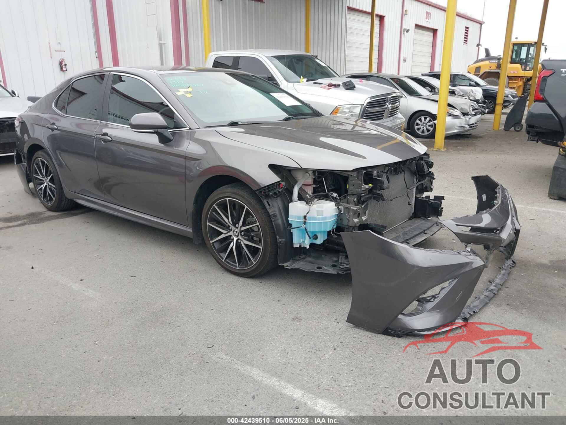 TOYOTA CAMRY 2023 - 4T1G11AK3PU122559